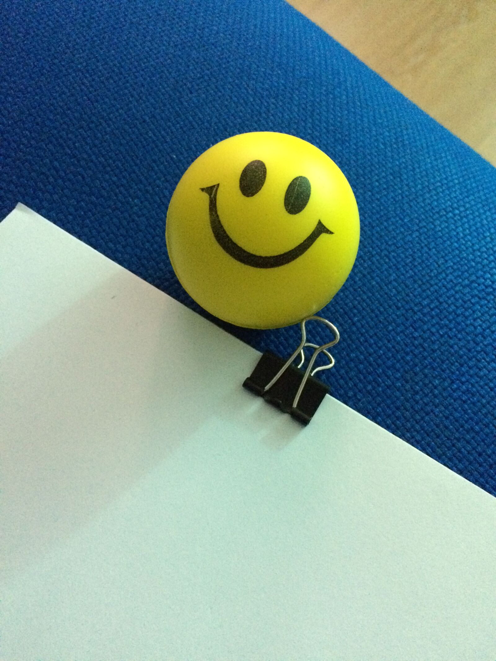 iPhone 5s back camera 4.15mm f/2.2 sample photo. Emoji, smile, happy photography