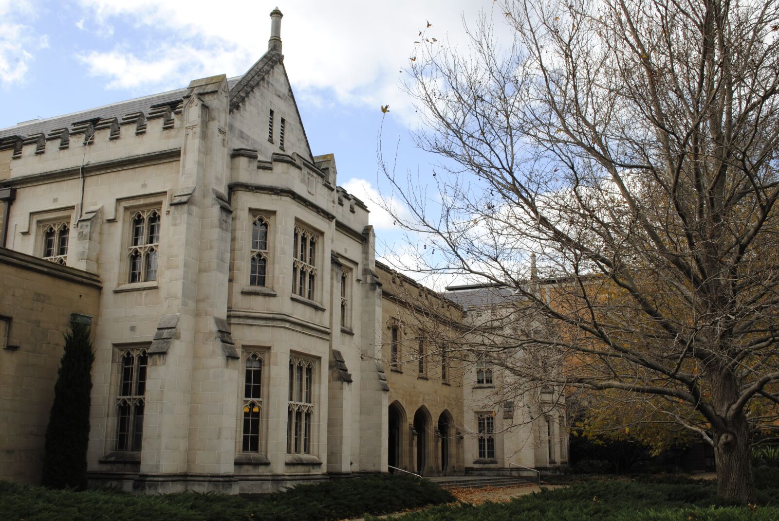 Nikon D3000 sample photo. Buildings, melbourne uni, landscape photography