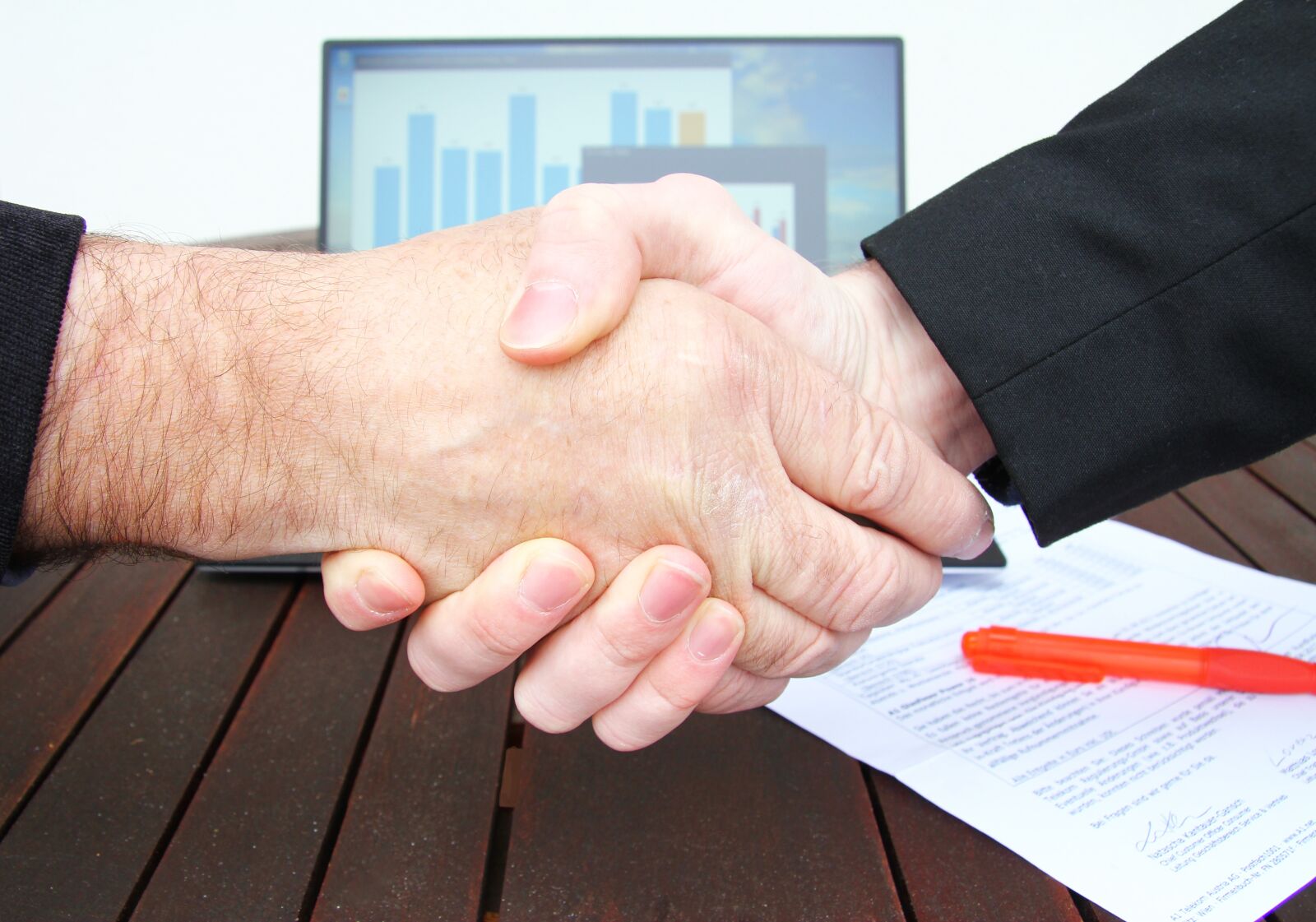Canon EF-S 17-85mm F4-5.6 IS USM sample photo. Company, shaking hands, businessman photography