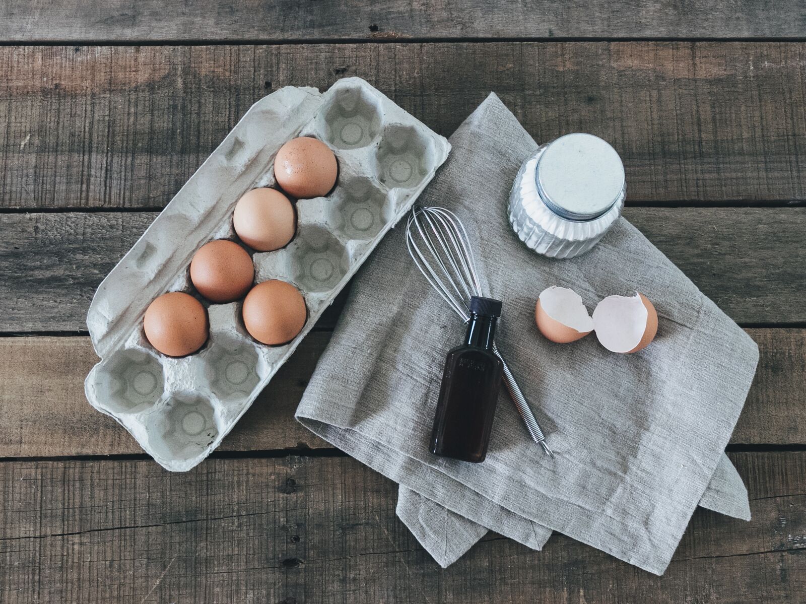Canon EF-S 18-135mm F3.5-5.6 IS USM sample photo. Eggs, organic, food photography