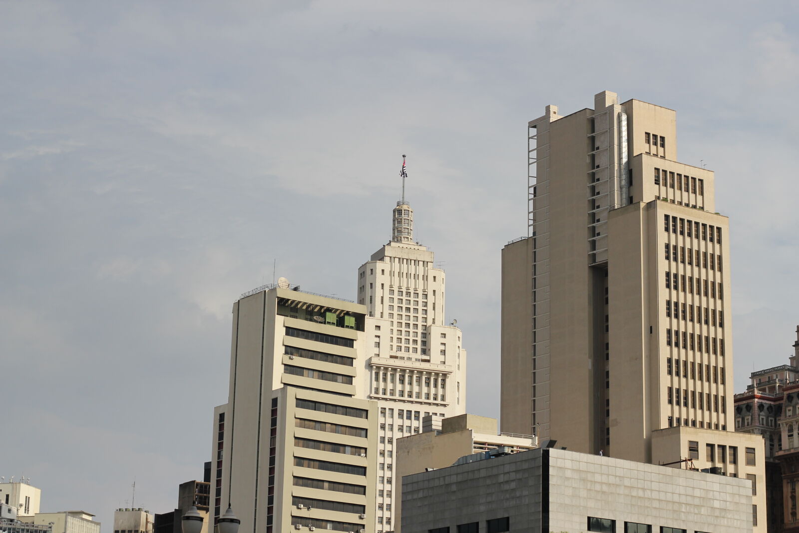 Canon EOS 550D (EOS Rebel T2i / EOS Kiss X4) sample photo. Brasil, center, centro, edifice photography