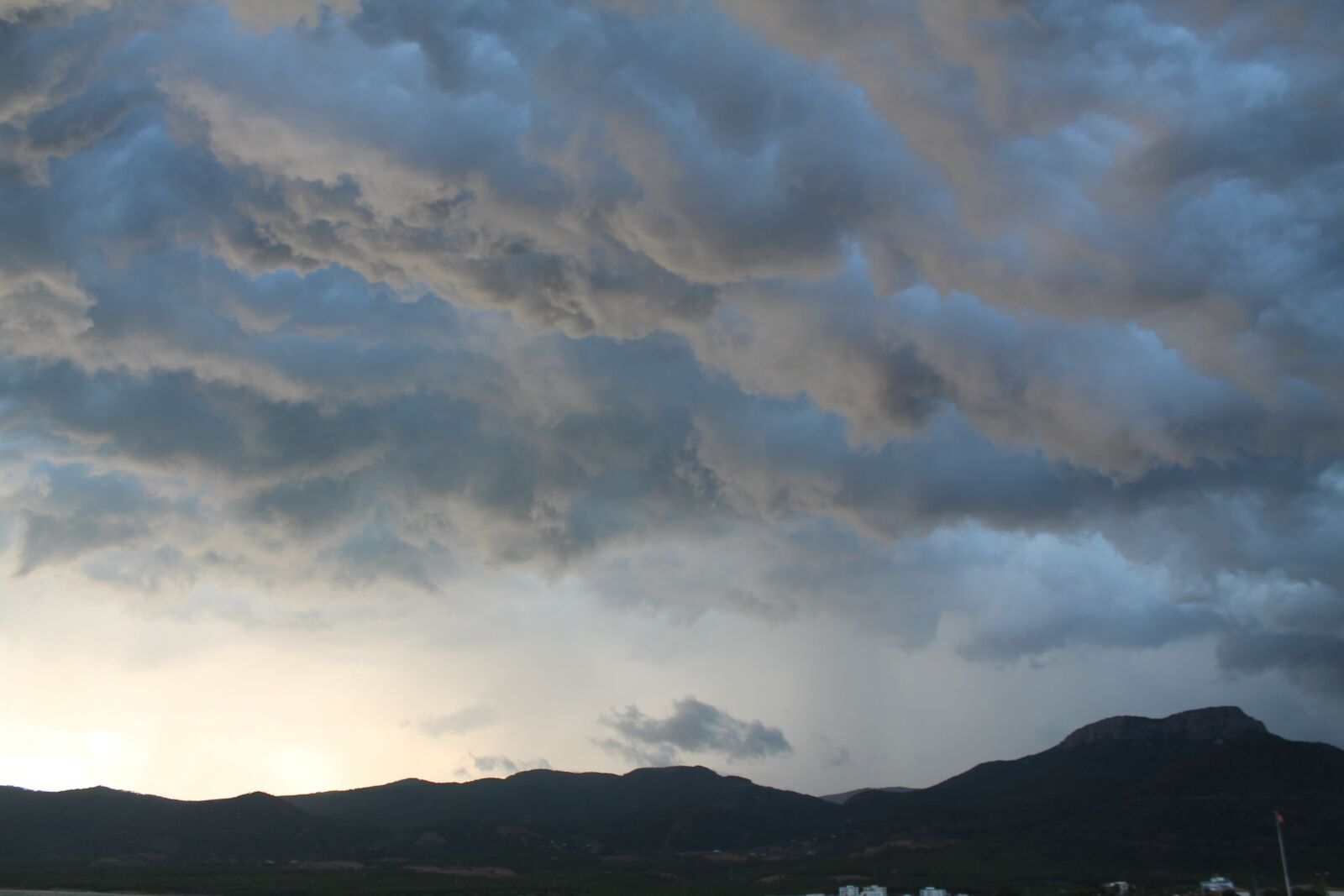 Canon EOS 1100D (EOS Rebel T3 / EOS Kiss X50) sample photo. Air, cloud, sky photography