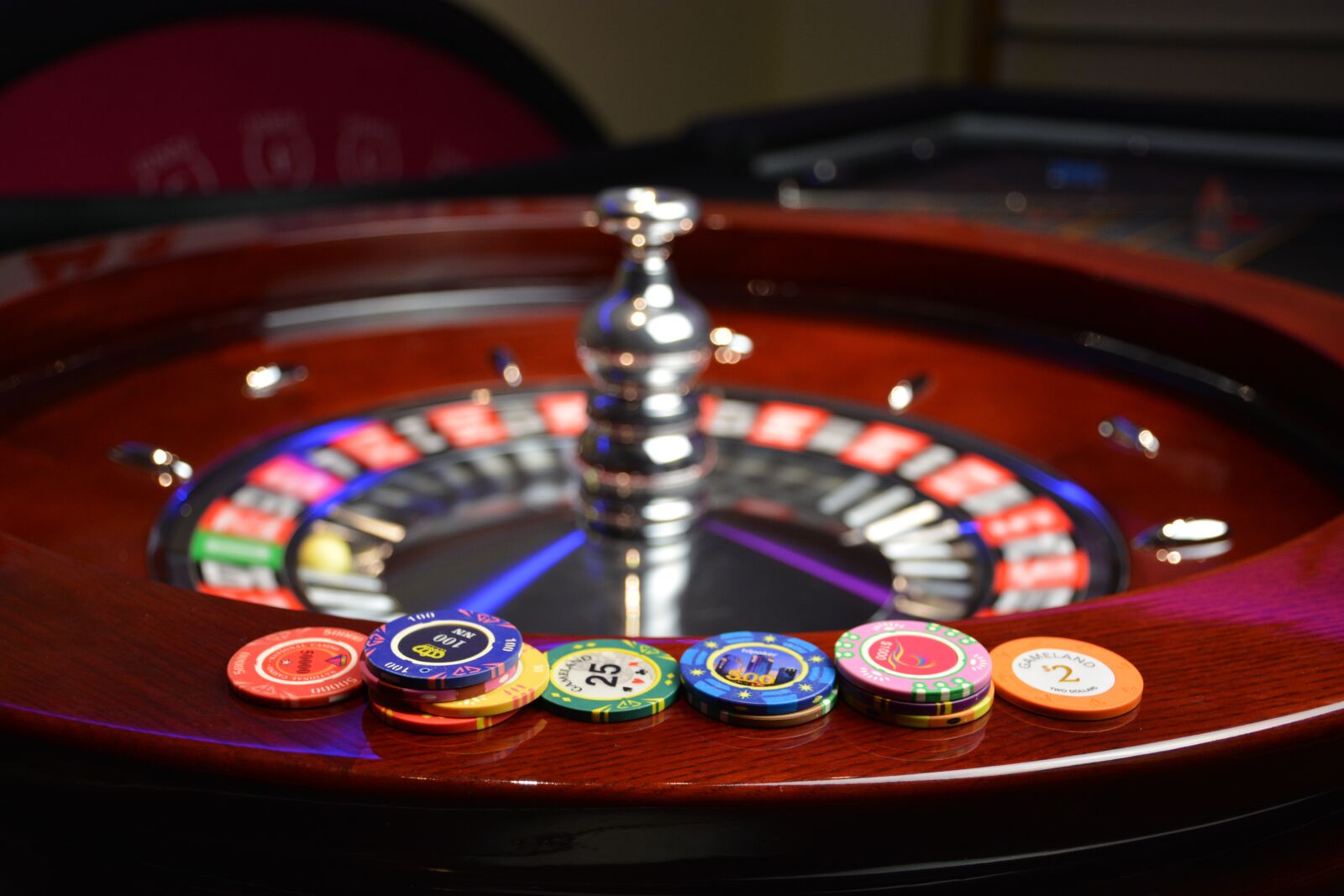Nikon D5200 sample photo. Poker, art culosdepoker, briefcase photography