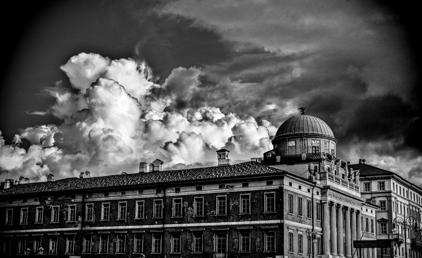 Nikon D800 sample photo. Palazzo, trieste, clouds photography
