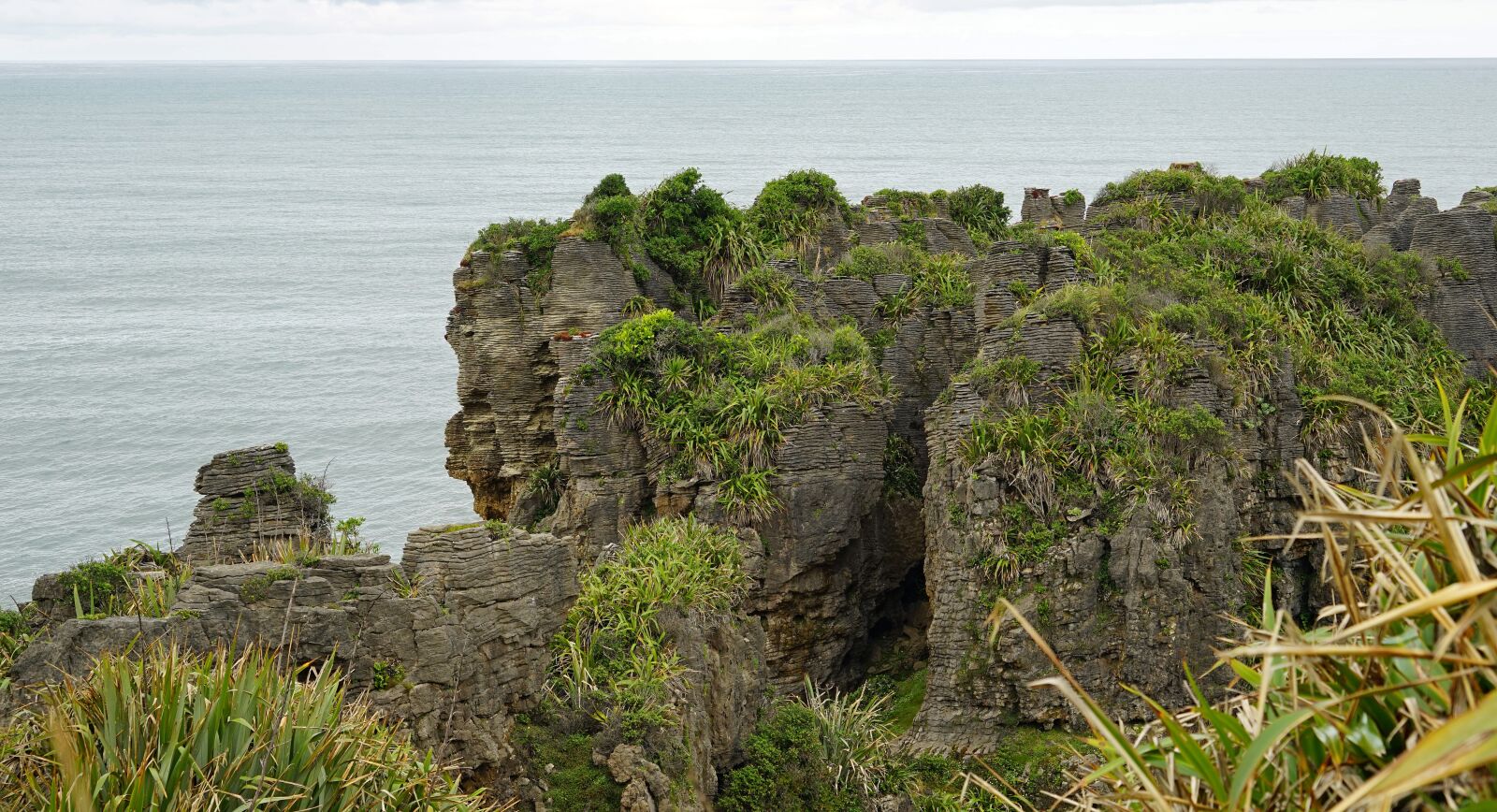 Sony a7 + Sony FE 24-240mm F3.5-6.3 OSS sample photo. Pancake rocks, new zealand photography