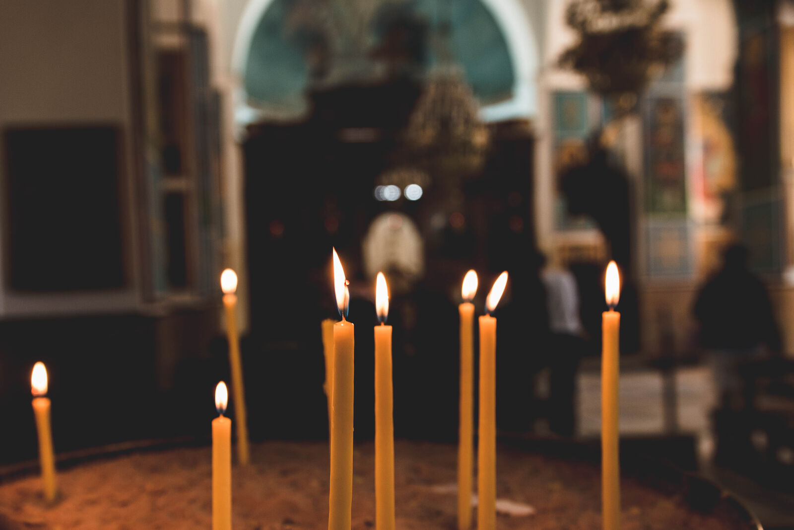 Canon EOS 70D + Sigma 18-35mm F1.8 DC HSM Art sample photo. Candle, church, fire, follow photography