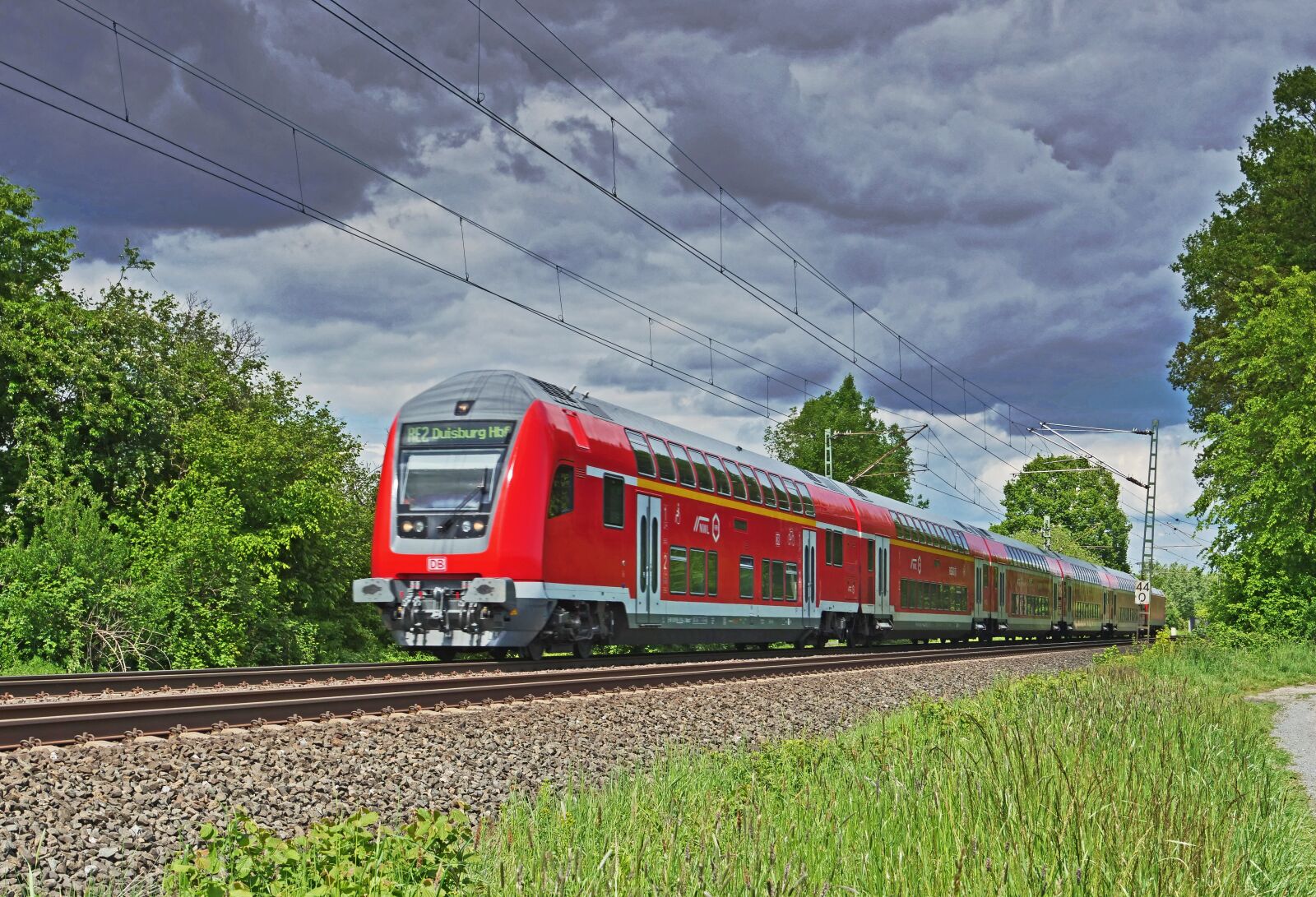Panasonic Lumix DC-G9 sample photo. Regional-express, railway, deutsche bahn photography