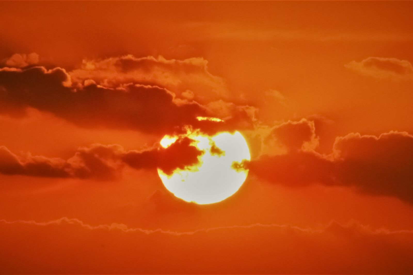 Canon PowerShot SX400 IS sample photo. Sunset, sun, clouds photography