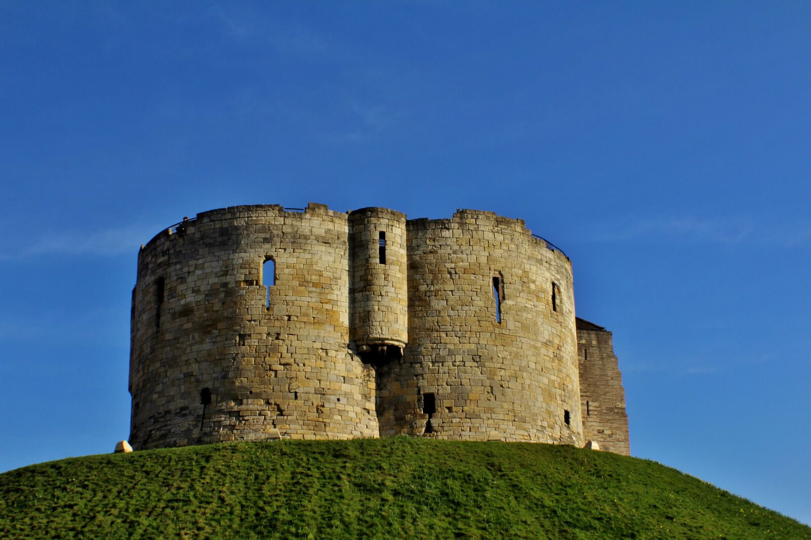 Canon EOS 600D (Rebel EOS T3i / EOS Kiss X5) sample photo. York, castle, tower photography