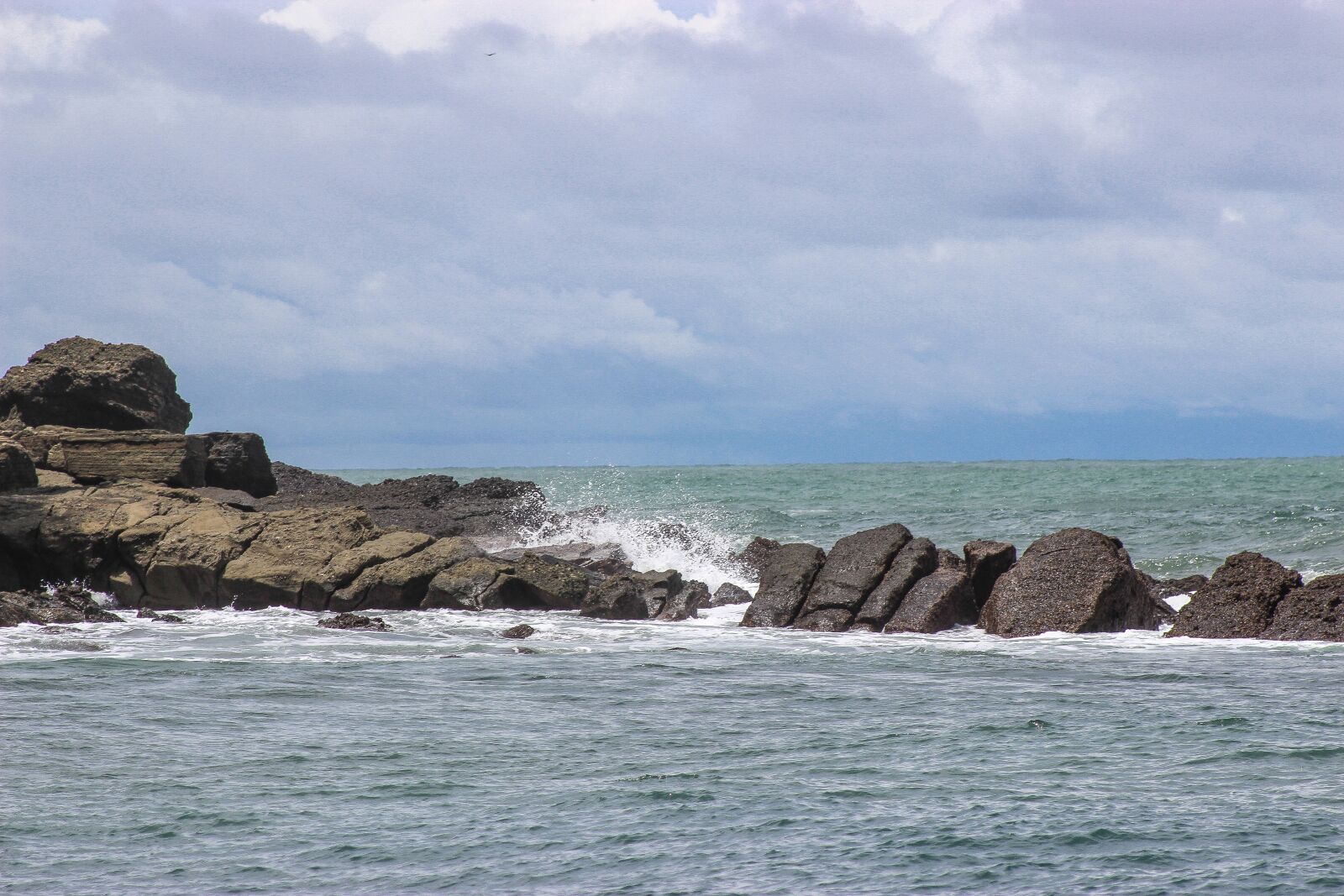 Canon EOS 600D (Rebel EOS T3i / EOS Kiss X5) sample photo. Water, sea, seashore photography