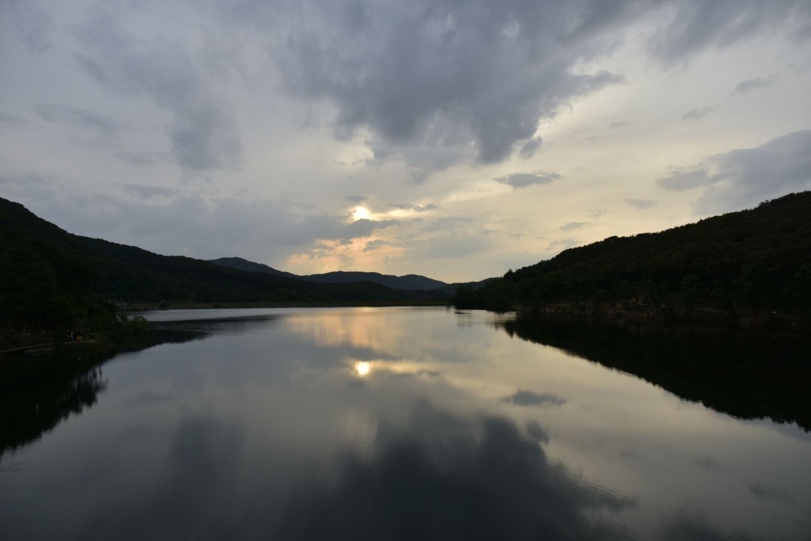 Nikon D7200 sample photo. Lake, dawn, moun photography