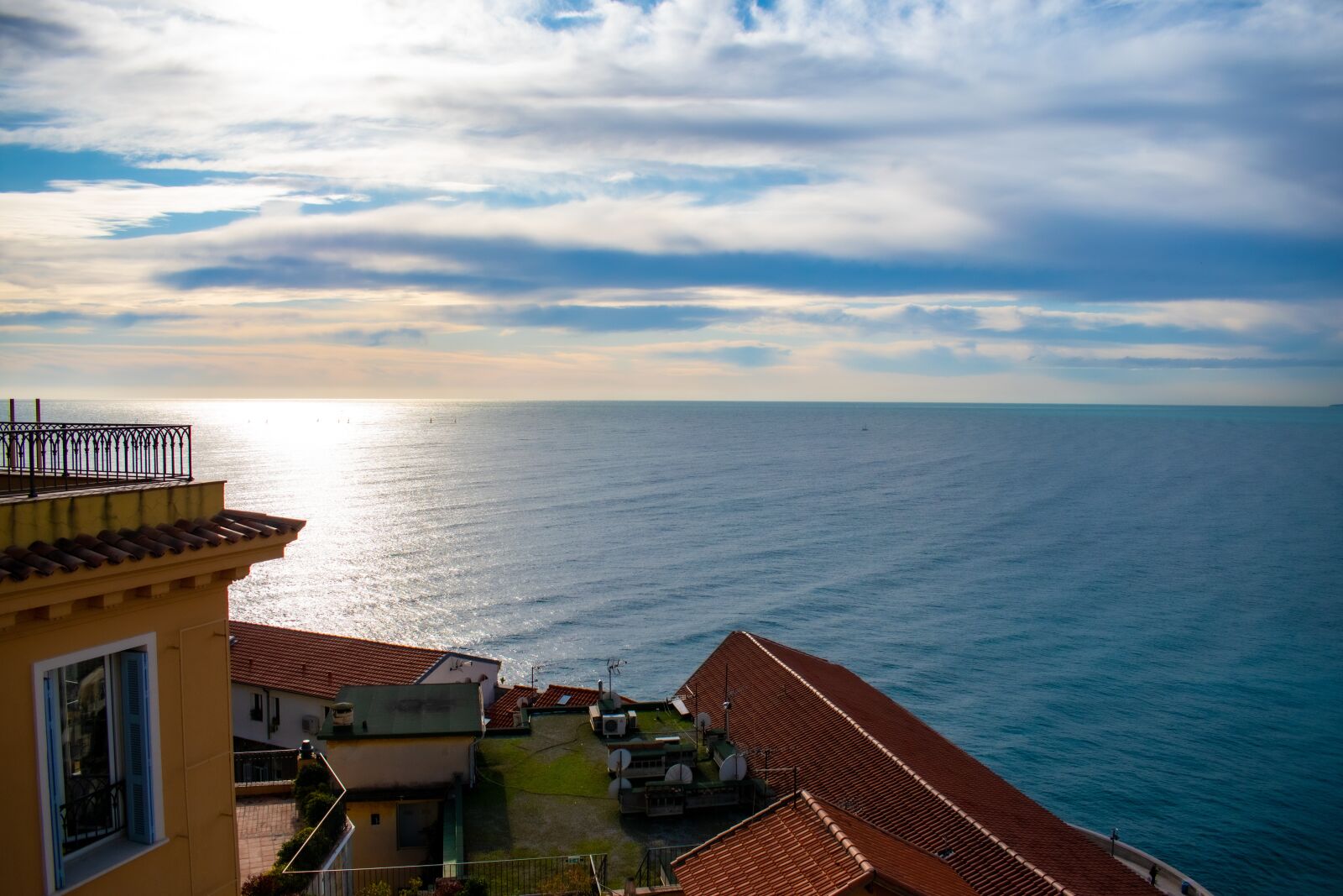 Nikon D5600 sample photo. Sea, city, summer photography