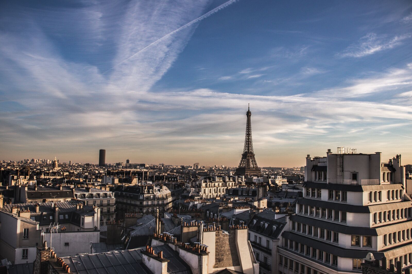 Canon EOS 77D (EOS 9000D / EOS 770D) sample photo. Paris, eiffel tower, roof photography