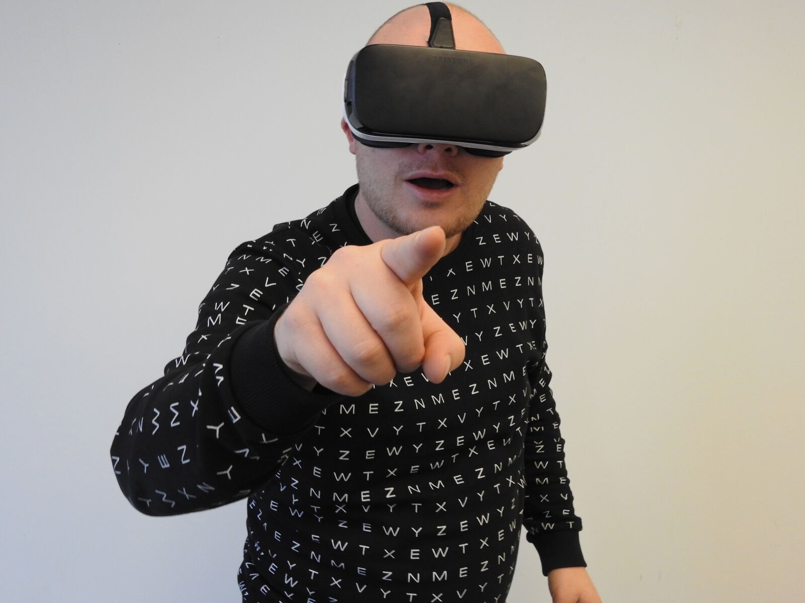 Nikon Coolpix P900 sample photo. Virtual reality, oculus, technology photography