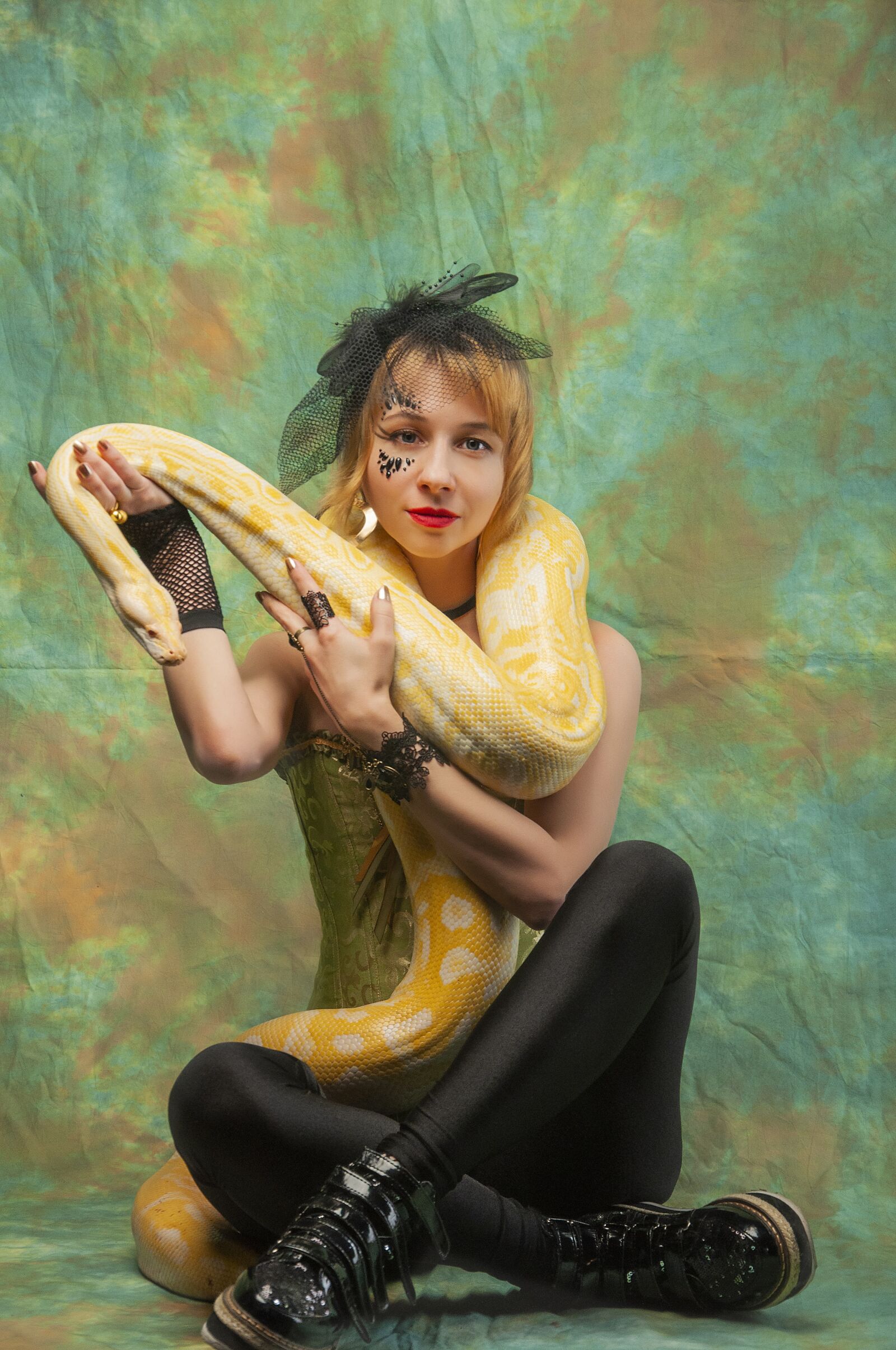 Nikon D90 sample photo. Python, the trainer, snake photography