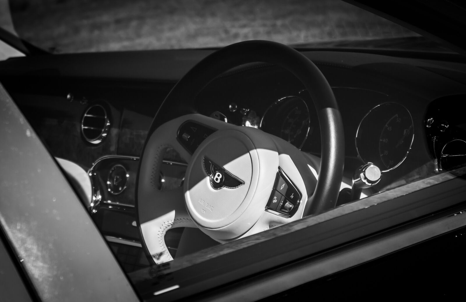 Canon EOS 70D sample photo. Bentley, car, steering wheel photography