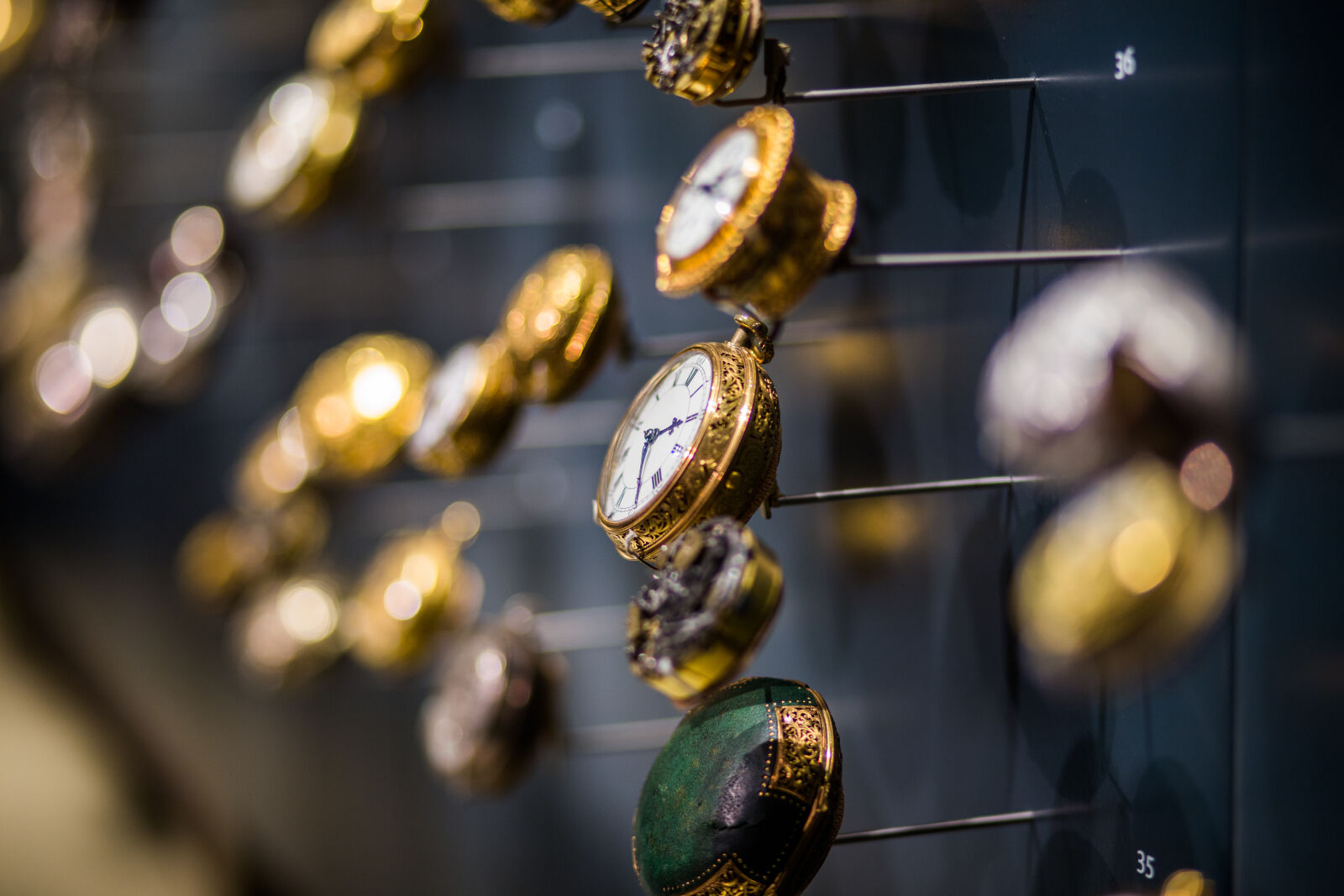 Canon EF 85mm F1.8 USM sample photo. Art, blur, bright, chain photography