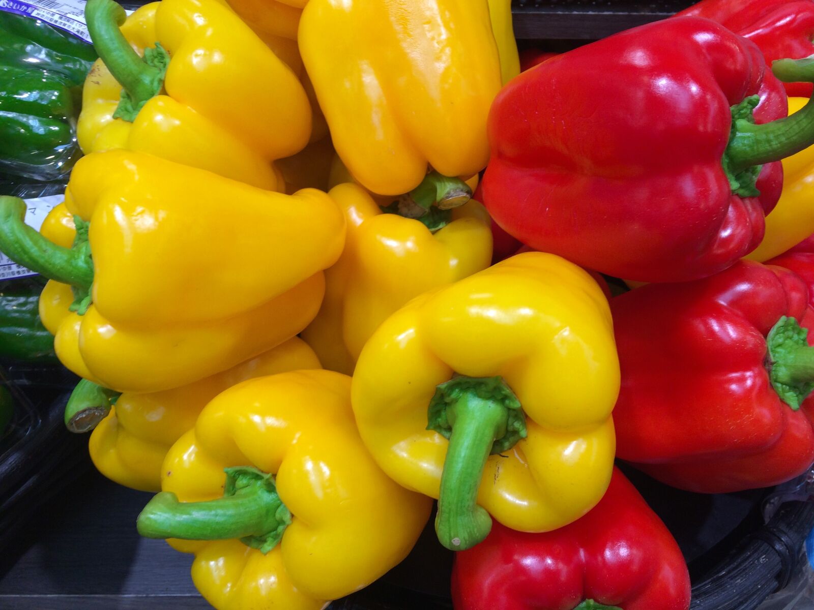 iPhone 5s back camera 4.15mm f/2.2 sample photo. Paprika, red, huang photography