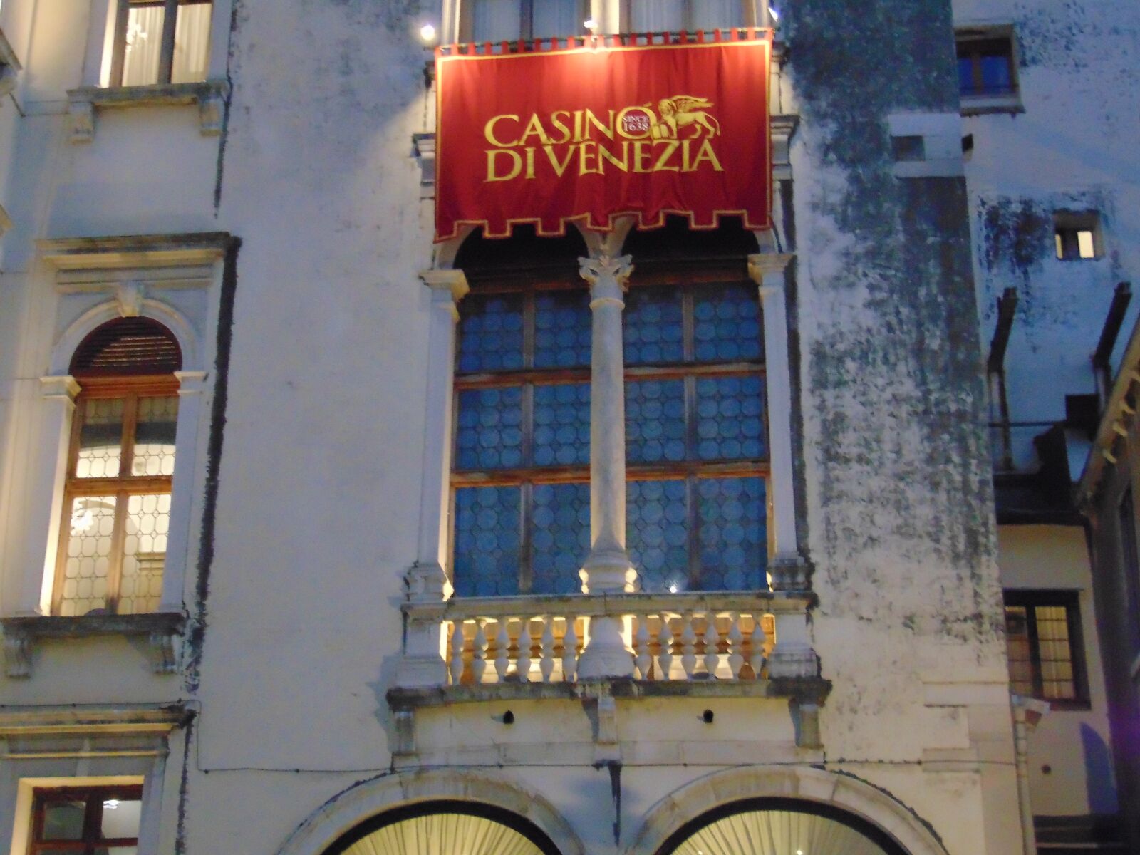Sony Cyber-shot DSC-H300 sample photo. Casino, of, venice photography