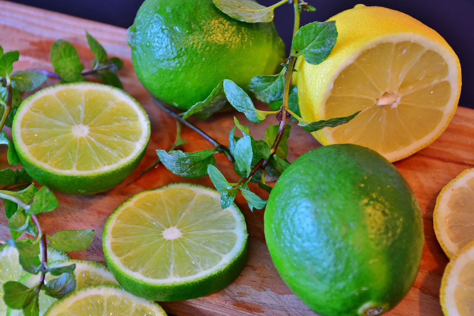 Nikon D7200 sample photo. Lime, lemons, citrus fruit photography
