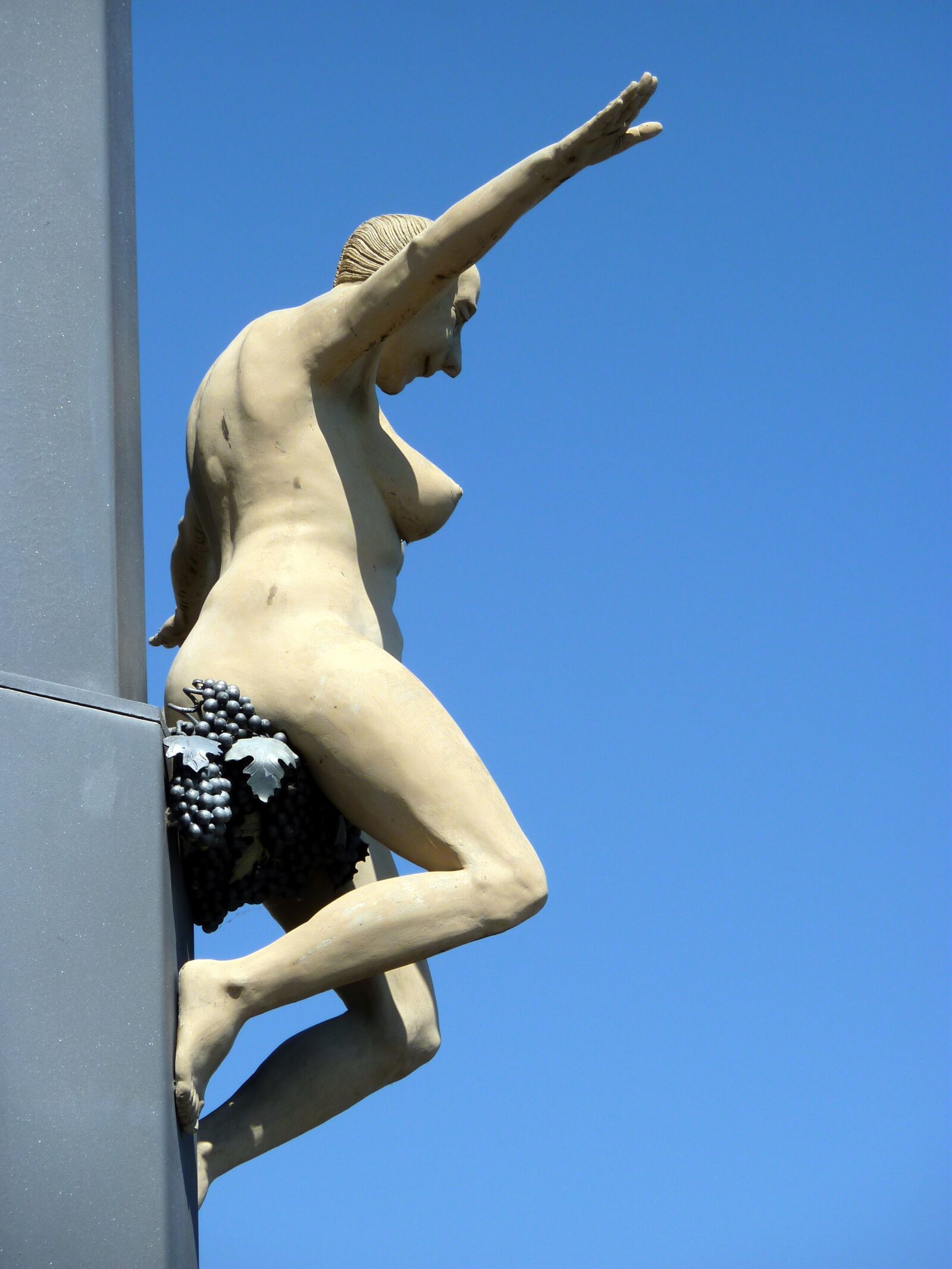 Panasonic Lumix DMC-ZS1 (Lumix DMC-TZ6) sample photo. Peter lenk, sculpture, friedrichshafen photography