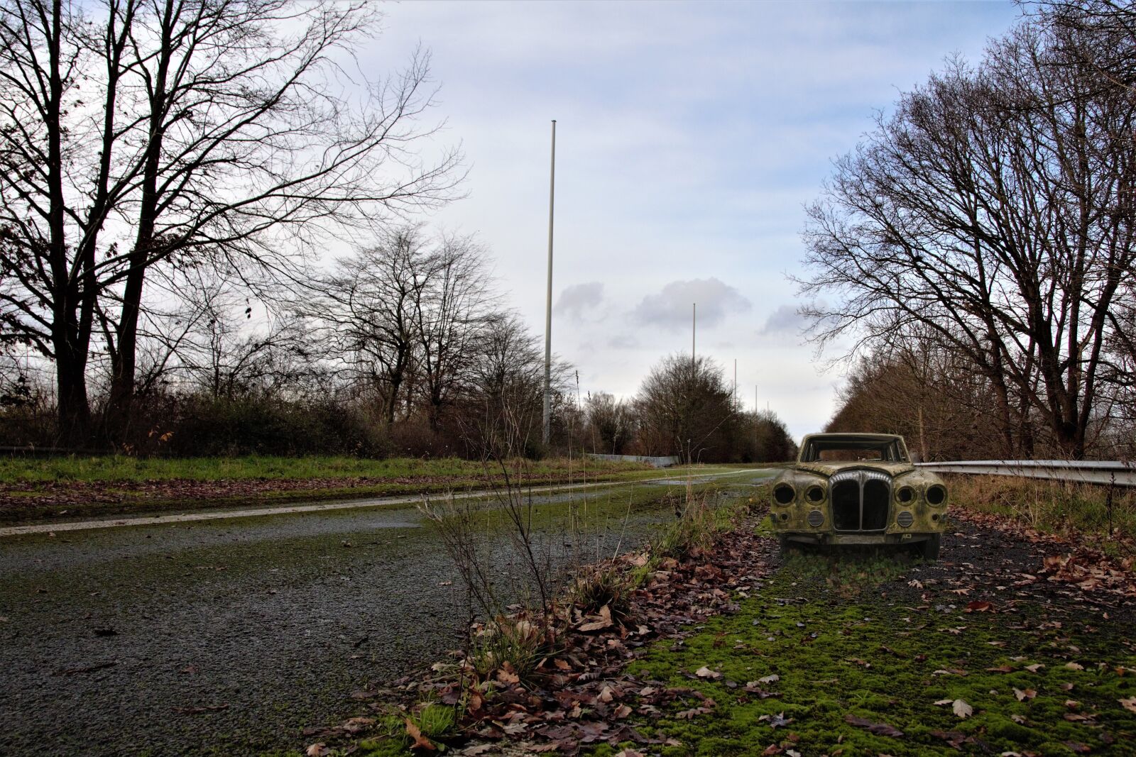Canon EOS 60D sample photo. Wreck self, road forgotten photography
