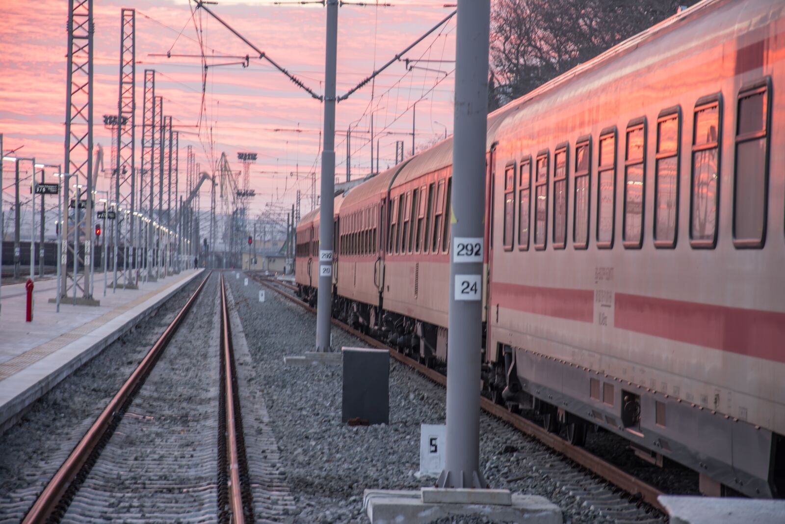Nikon D7200 sample photo. Train, train station, travel photography
