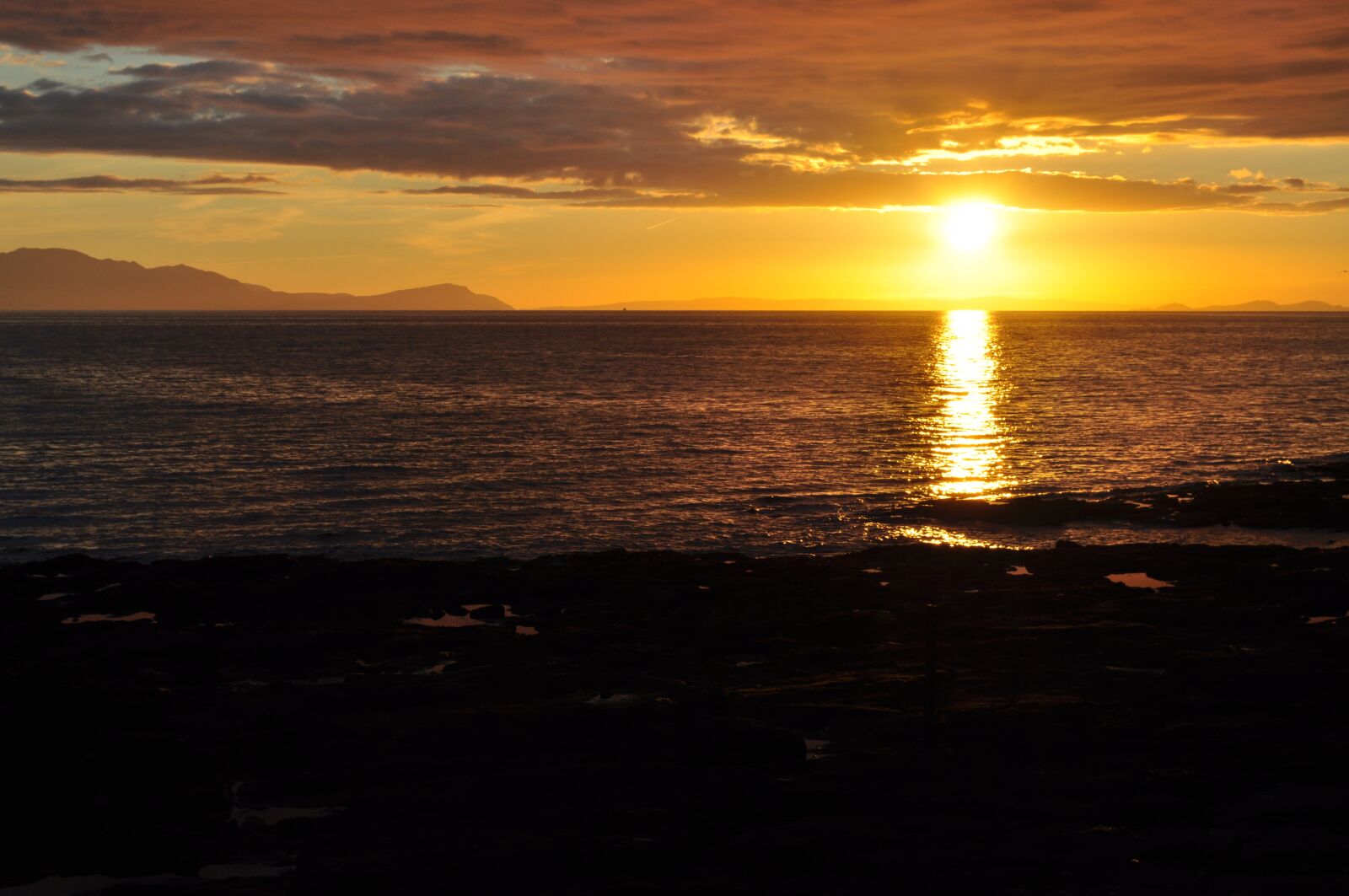 Nikon D5000 sample photo. Sunburst, rays, reflection photography