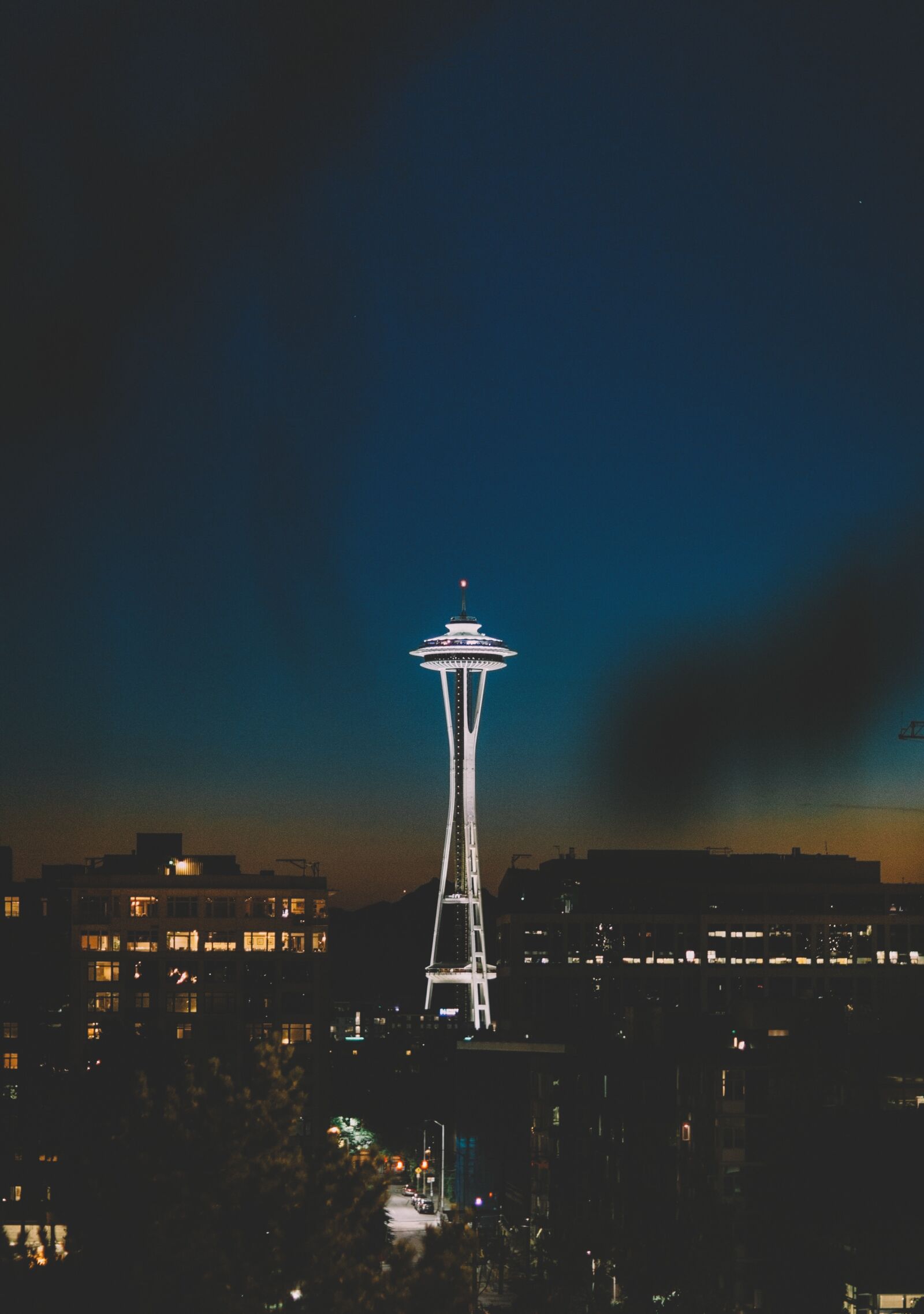 Canon EF 85mm F1.2L II USM sample photo. Dark, night, building photography