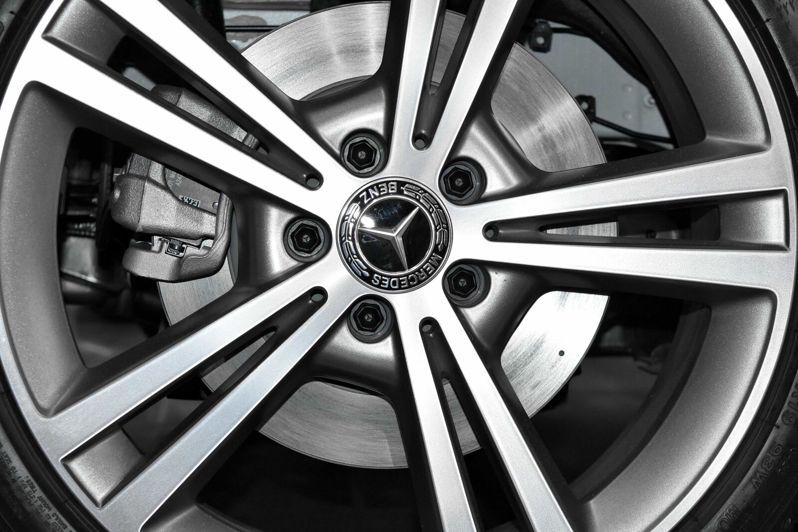 Nikon D5500 sample photo. Machine, vehicle, device, tire photography