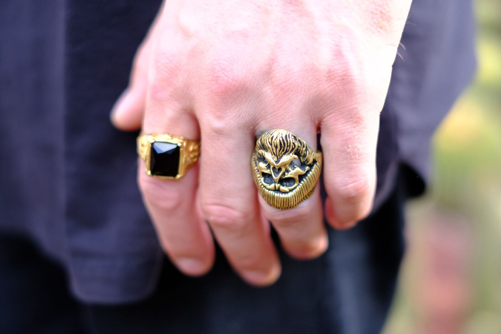 Fujifilm X-T2 + Fujifilm XF 35mm F1.4 R sample photo. Finger ring, ring, hand photography