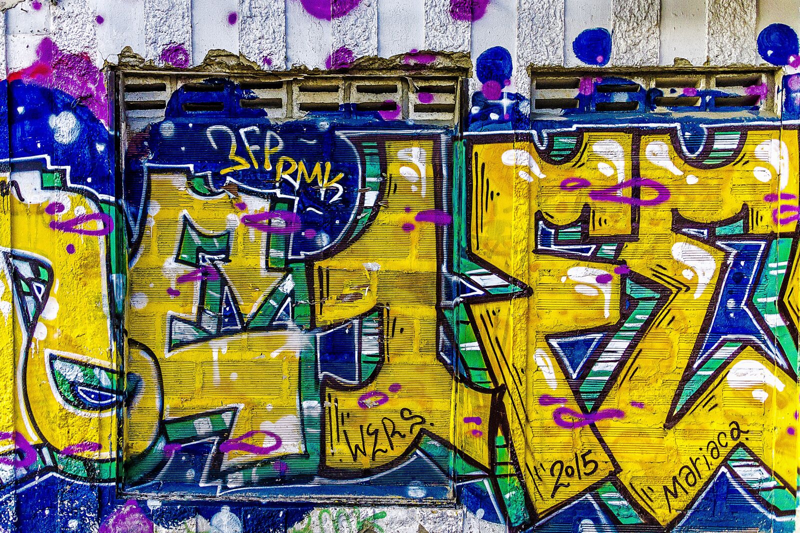 Canon EOS 1100D (EOS Rebel T3 / EOS Kiss X50) sample photo. Background, graffiti, grunge photography