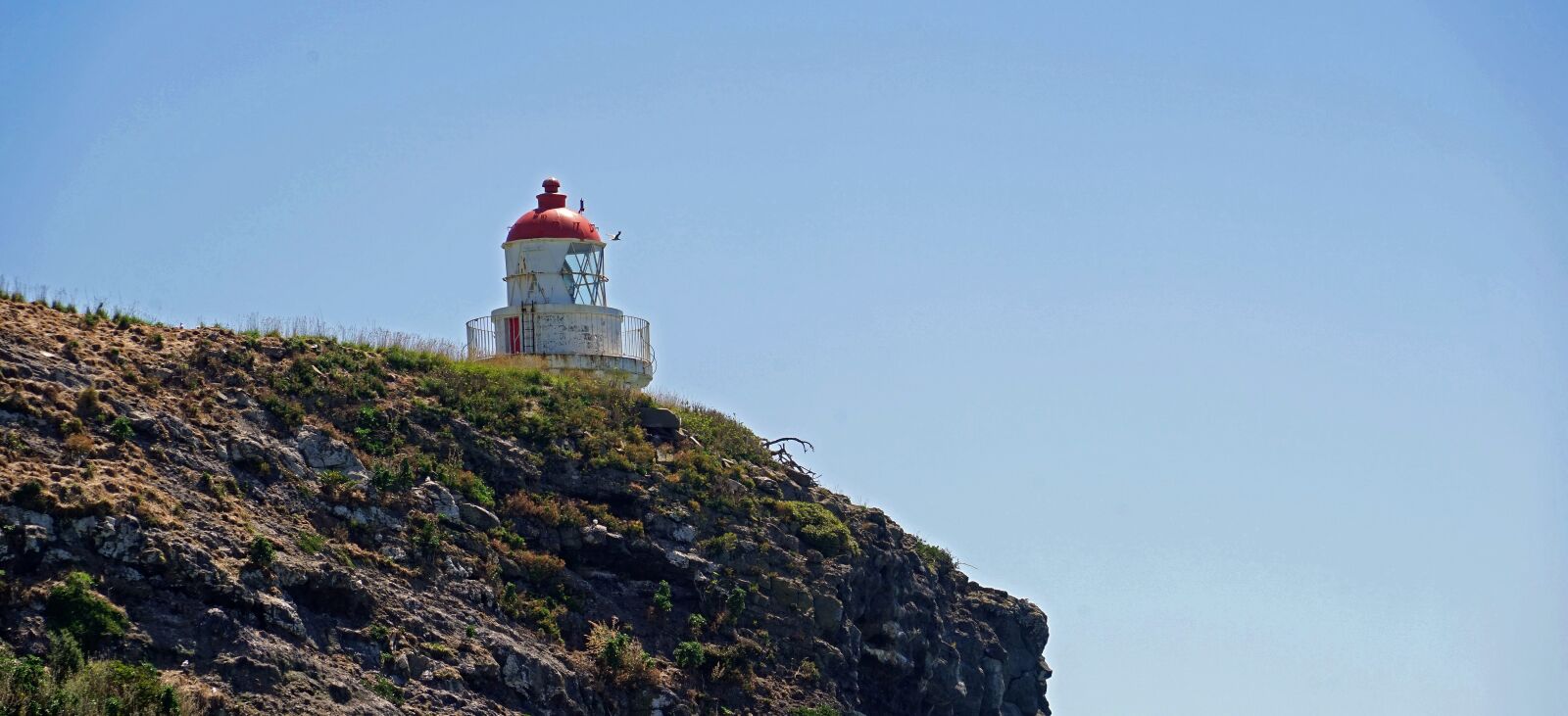 Sony a7 + Sony FE 24-240mm F3.5-6.3 OSS sample photo. Lighthouse, otago, new zealand photography