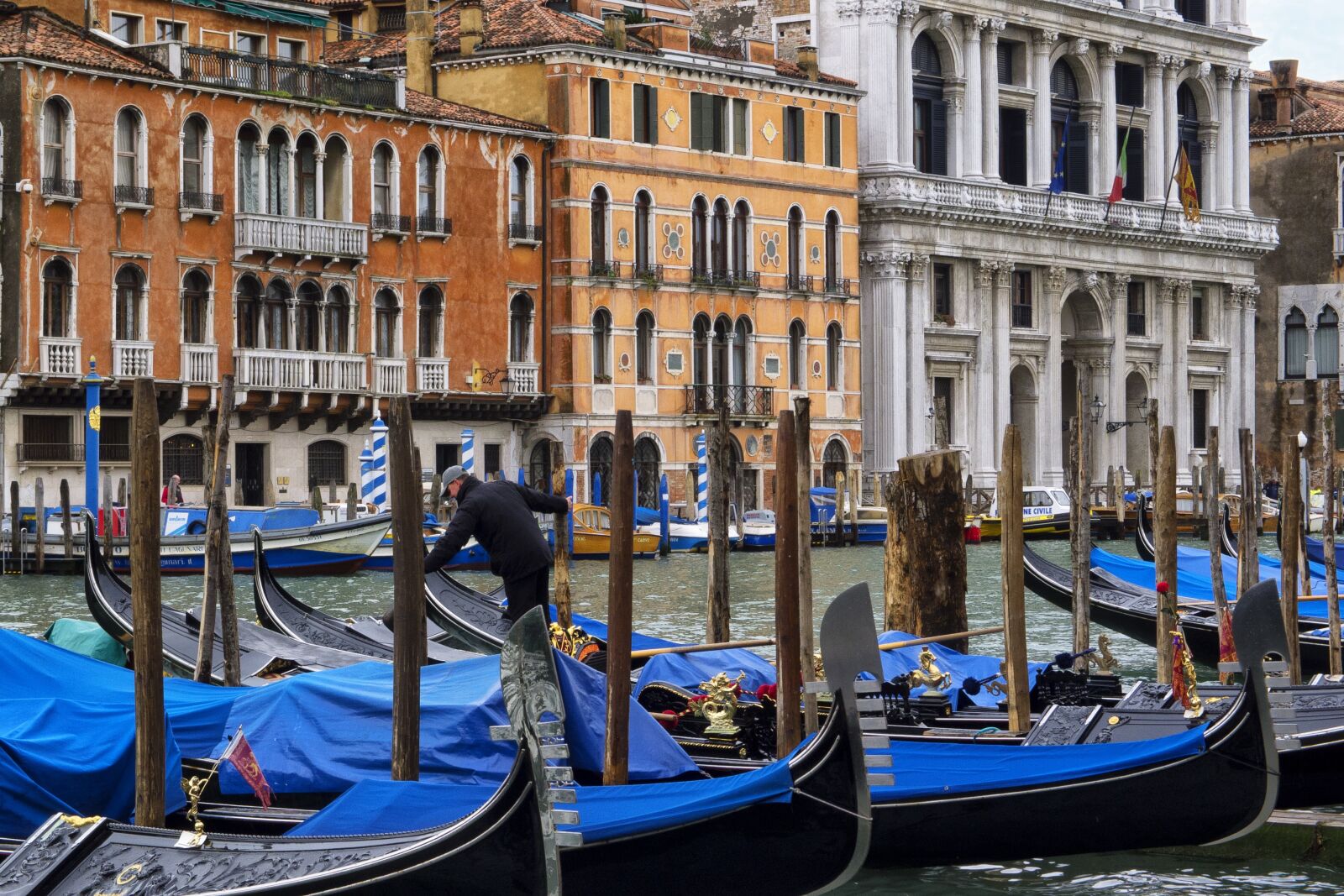 Olympus XZ-1 sample photo. Venice, italy, gondolas photography