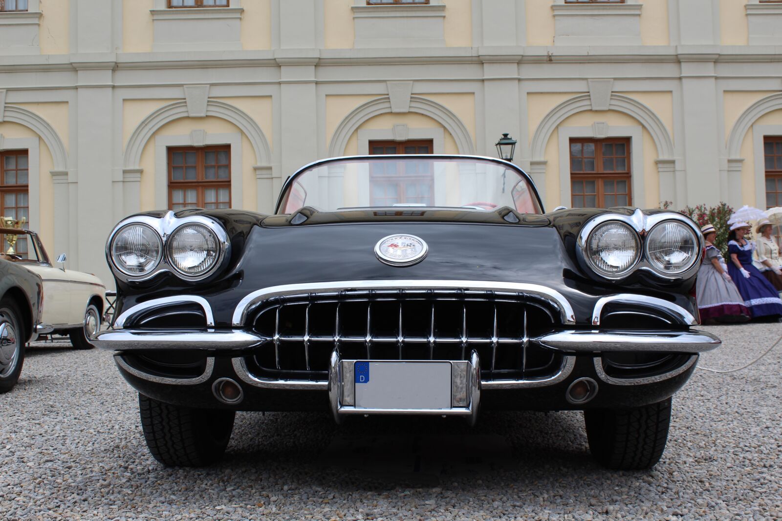 Canon EOS 1300D (EOS Rebel T6 / EOS Kiss X80) sample photo. Borgward, vintage car, oldtimer photography