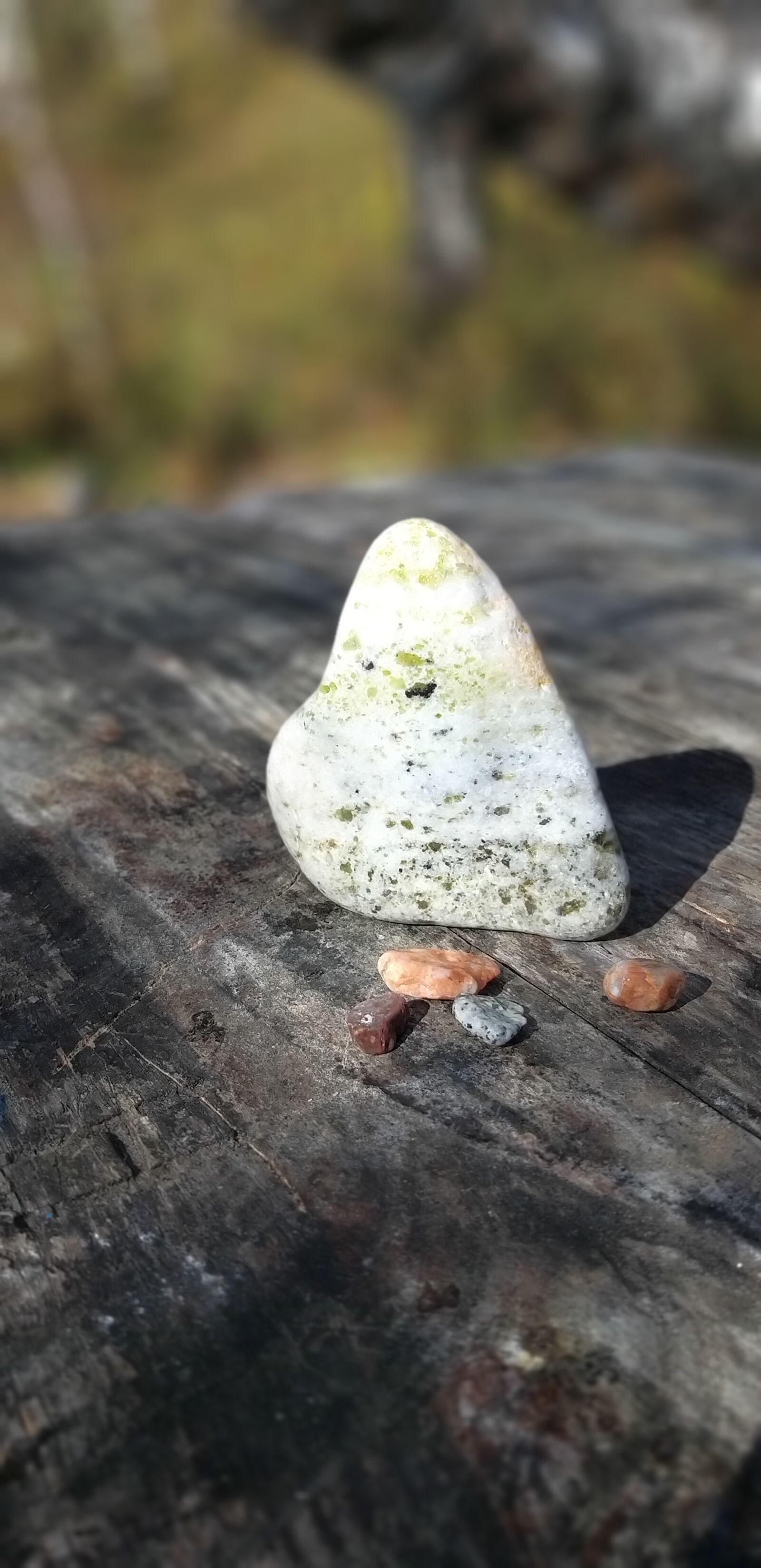 Samsung Galaxy A9 (2018) sample photo. White, stone, lake photography