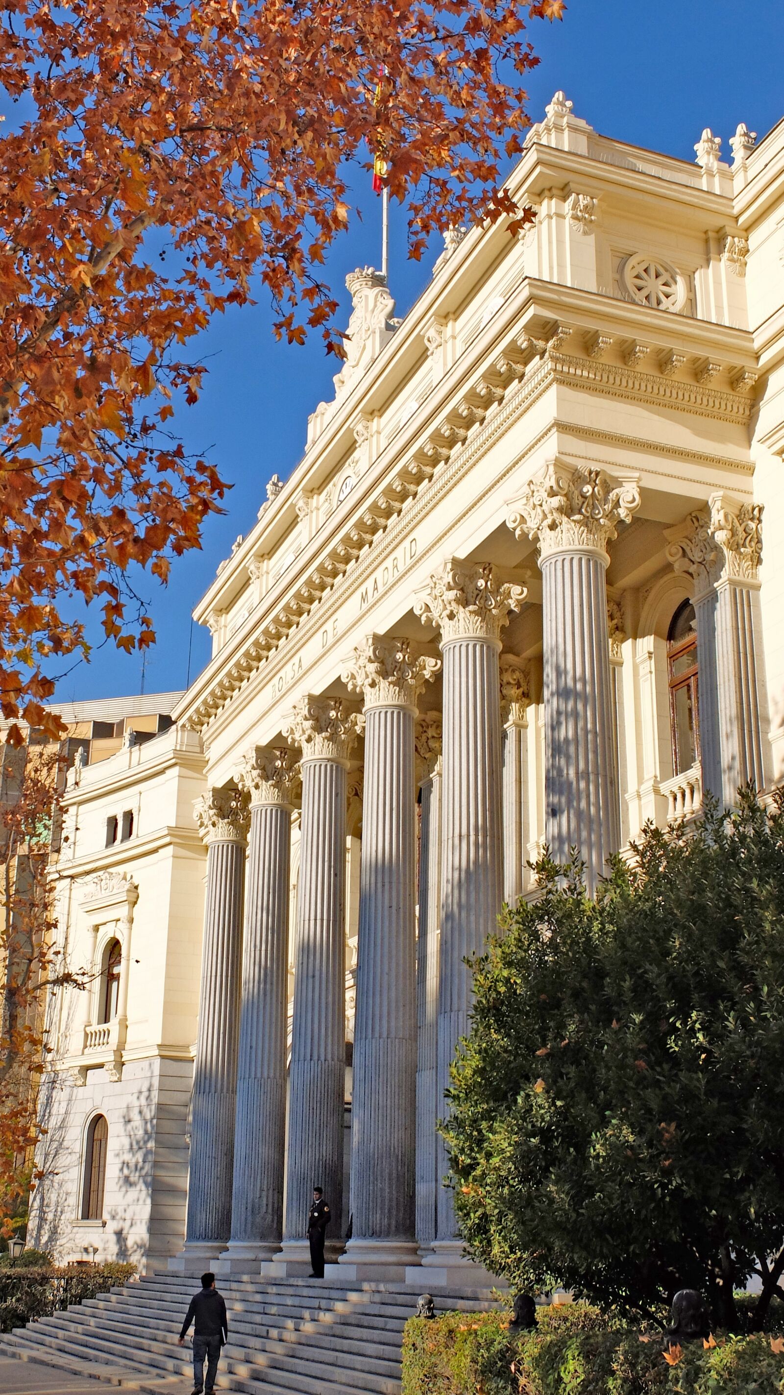 Fujifilm X30 sample photo. Spain, madrid, stock exchange photography