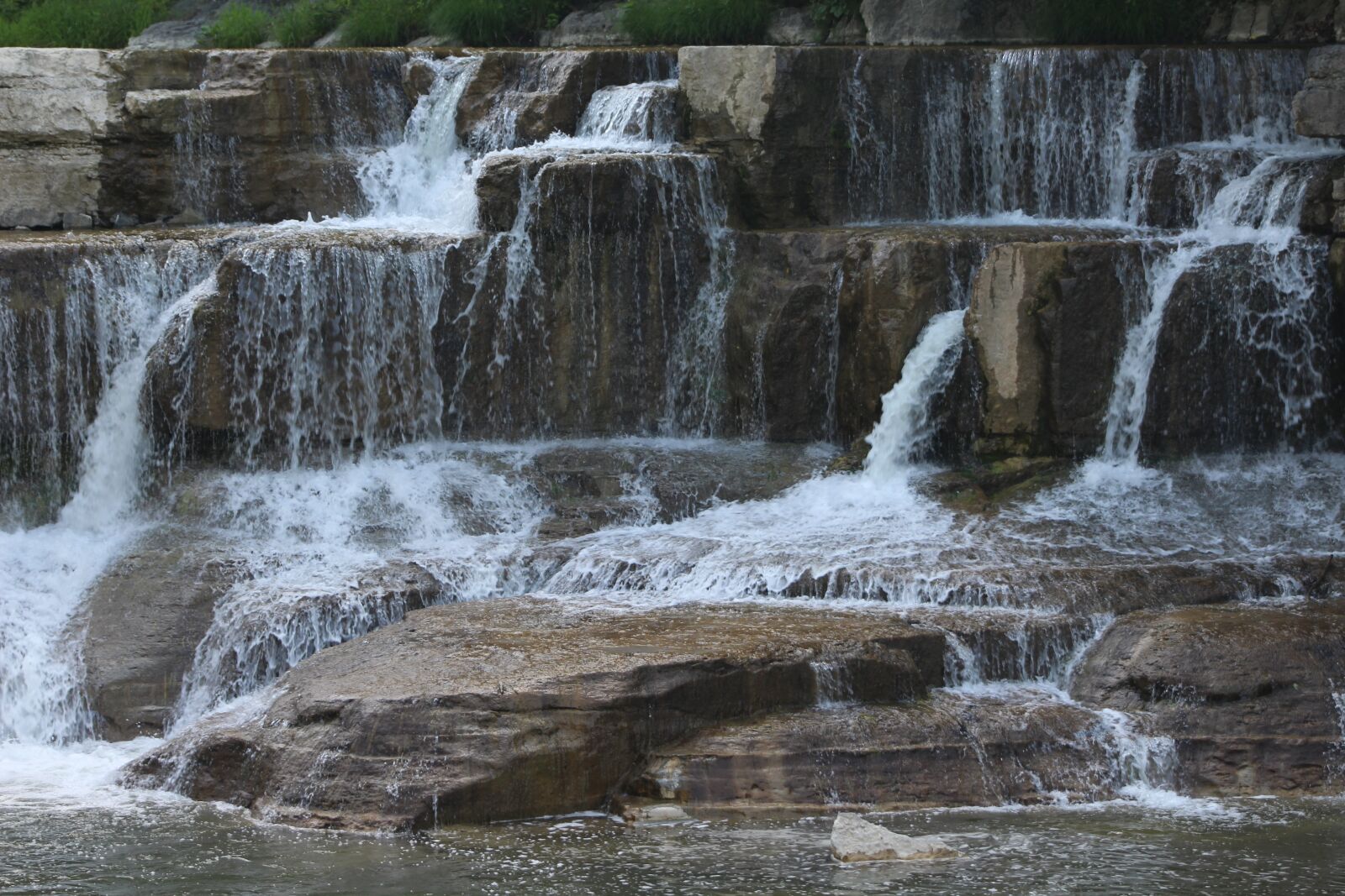 Canon EOS 1200D (EOS Rebel T5 / EOS Kiss X70 / EOS Hi) + Canon EF75-300mm f/4-5.6 sample photo. Waterfall, water, rocks photography