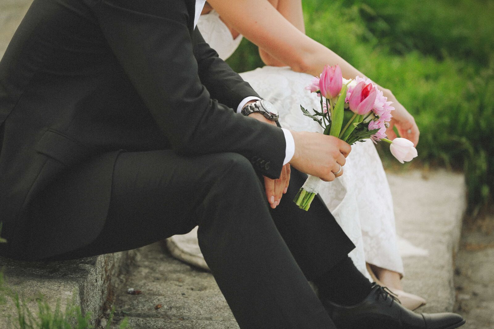 Canon EOS 5D Mark III sample photo. Bouquet, groom, woman, marriage photography