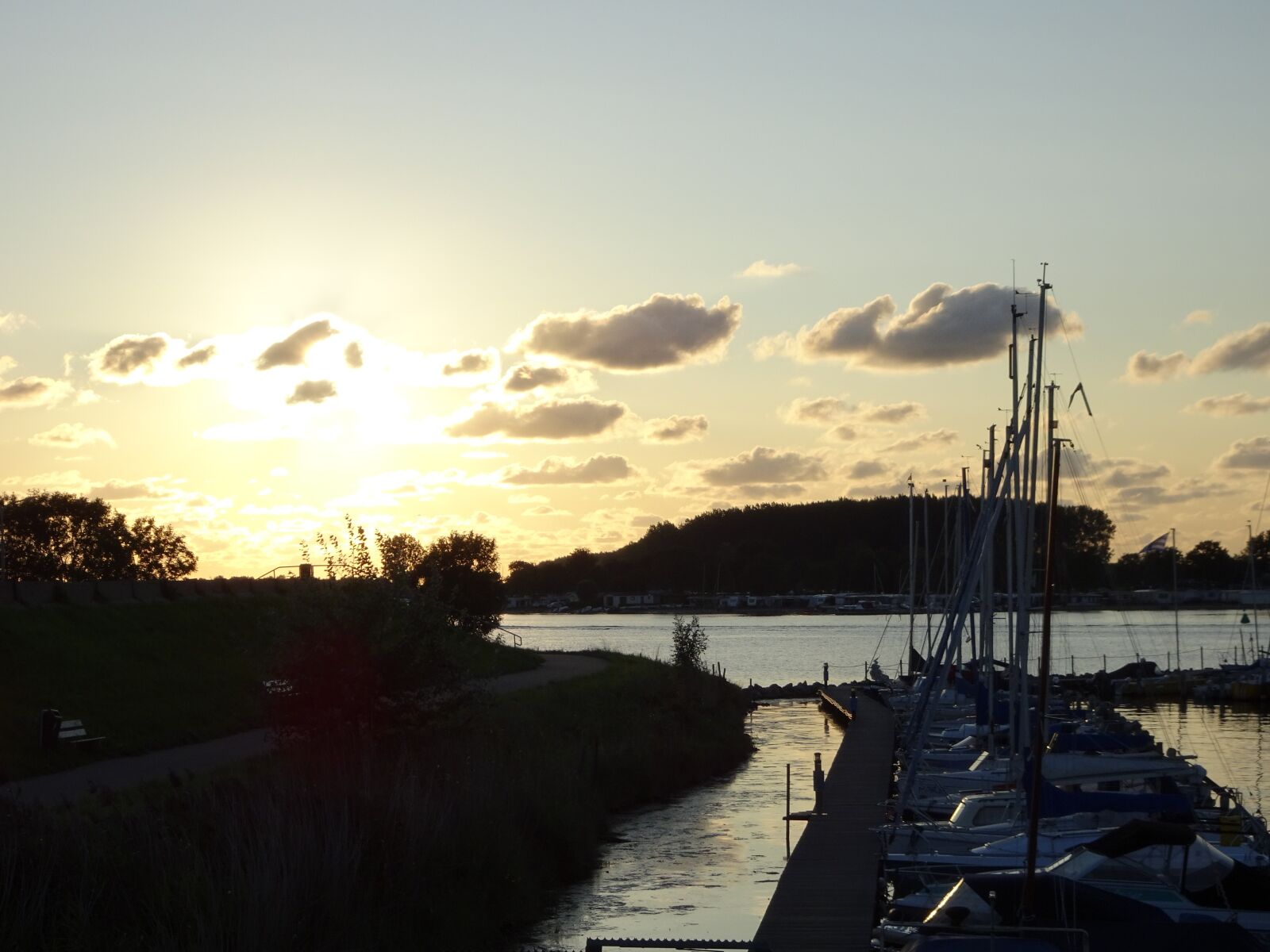 Sony Cyber-shot DSC-WX500 sample photo. Zealand, holland, boats photography