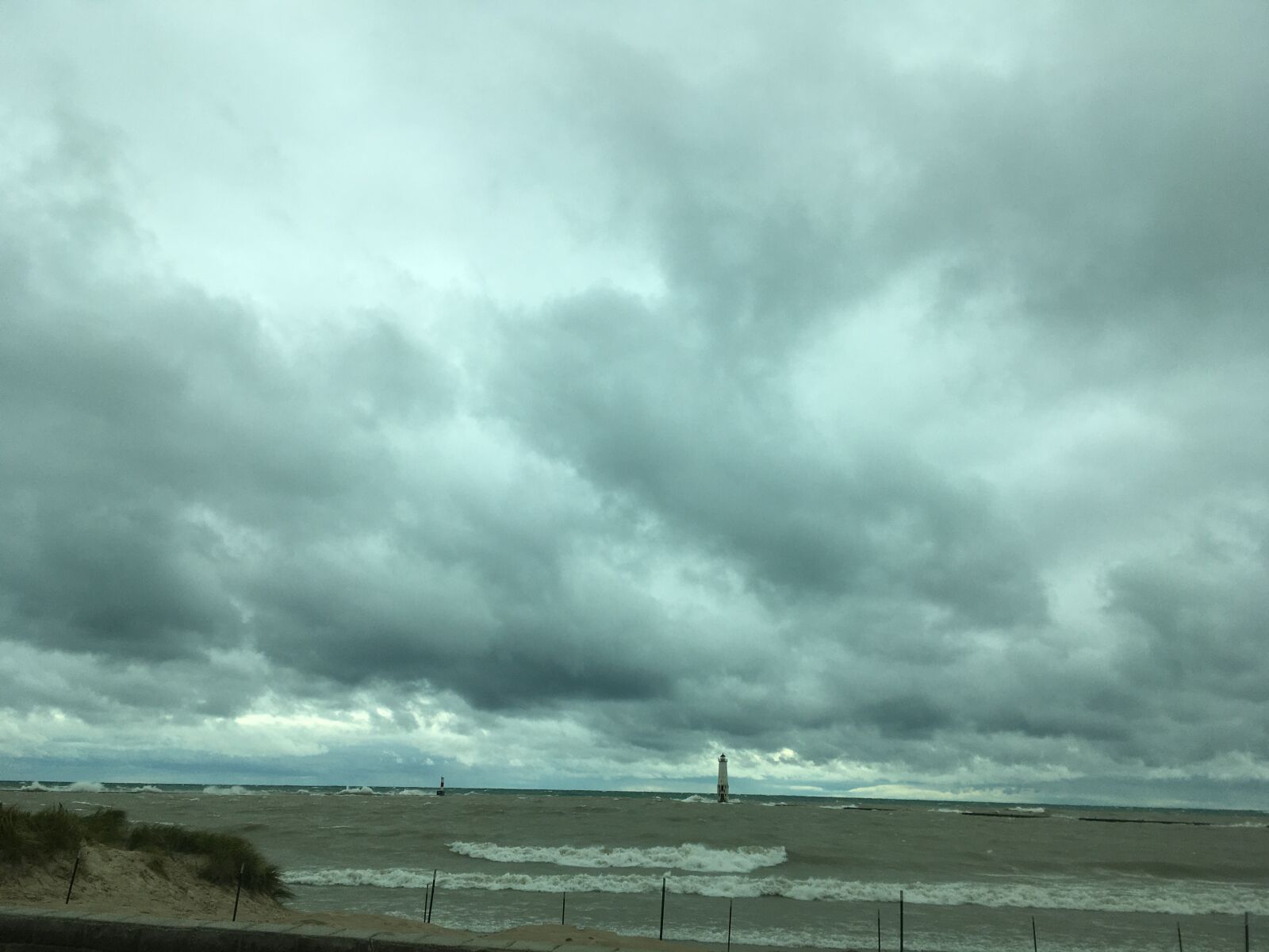 iPhone SE back camera 4.15mm f/2.2 sample photo. Storm, stormy, beach photography