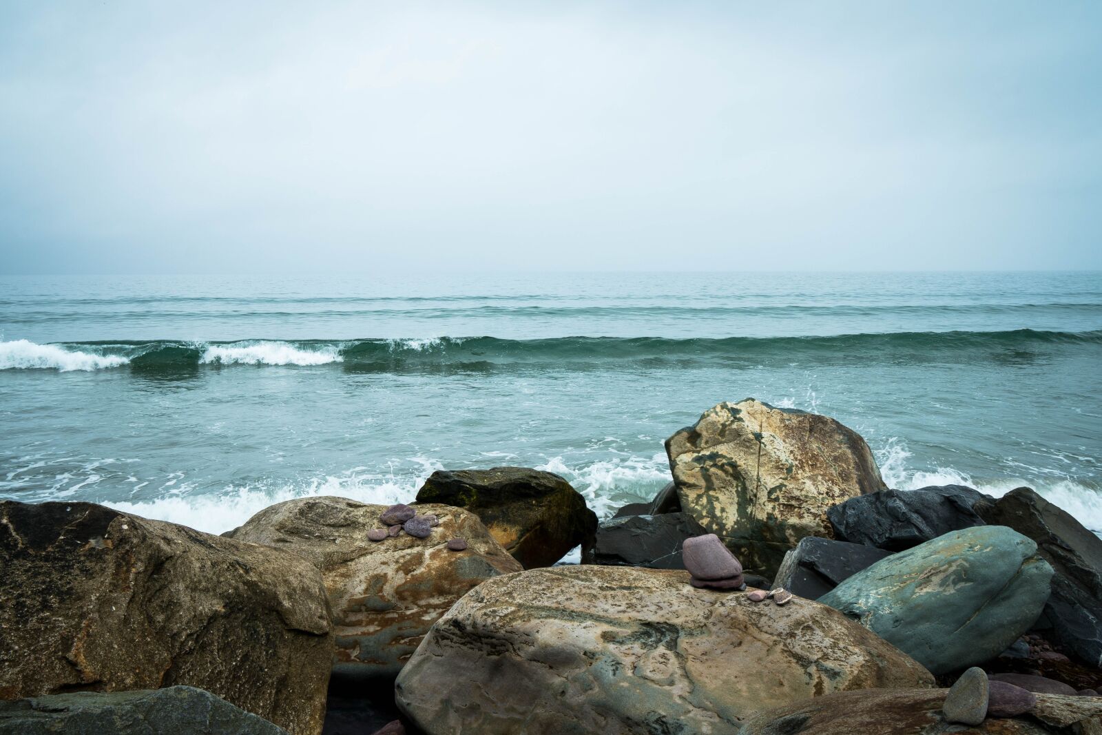 Sony a6500 + Sony Vario-Tessar T* E 16-70mm F4 ZA OSS sample photo. Sea, water, wave photography