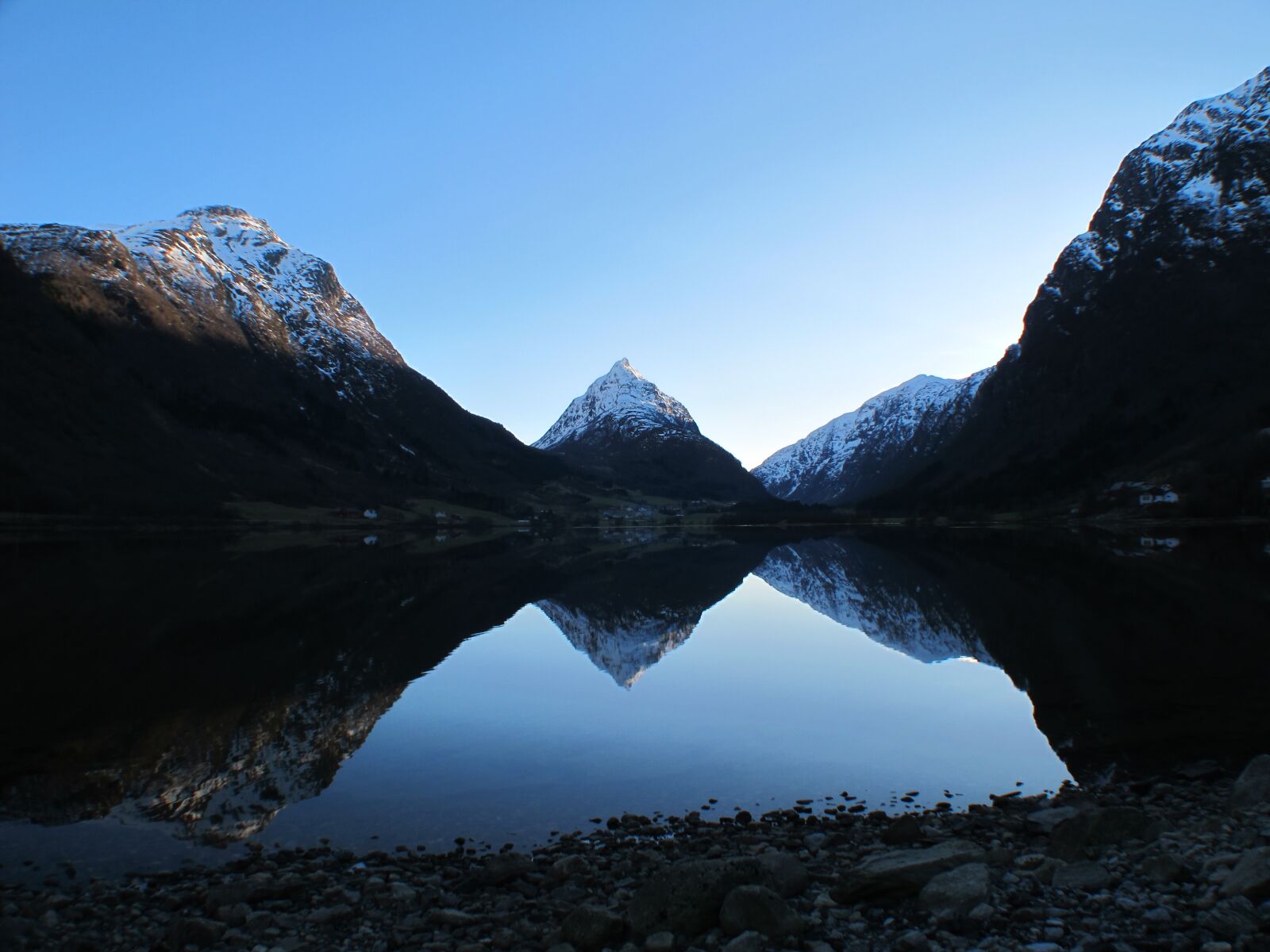 Canon PowerShot G11 sample photo. Reflection, mountains, landscape photography