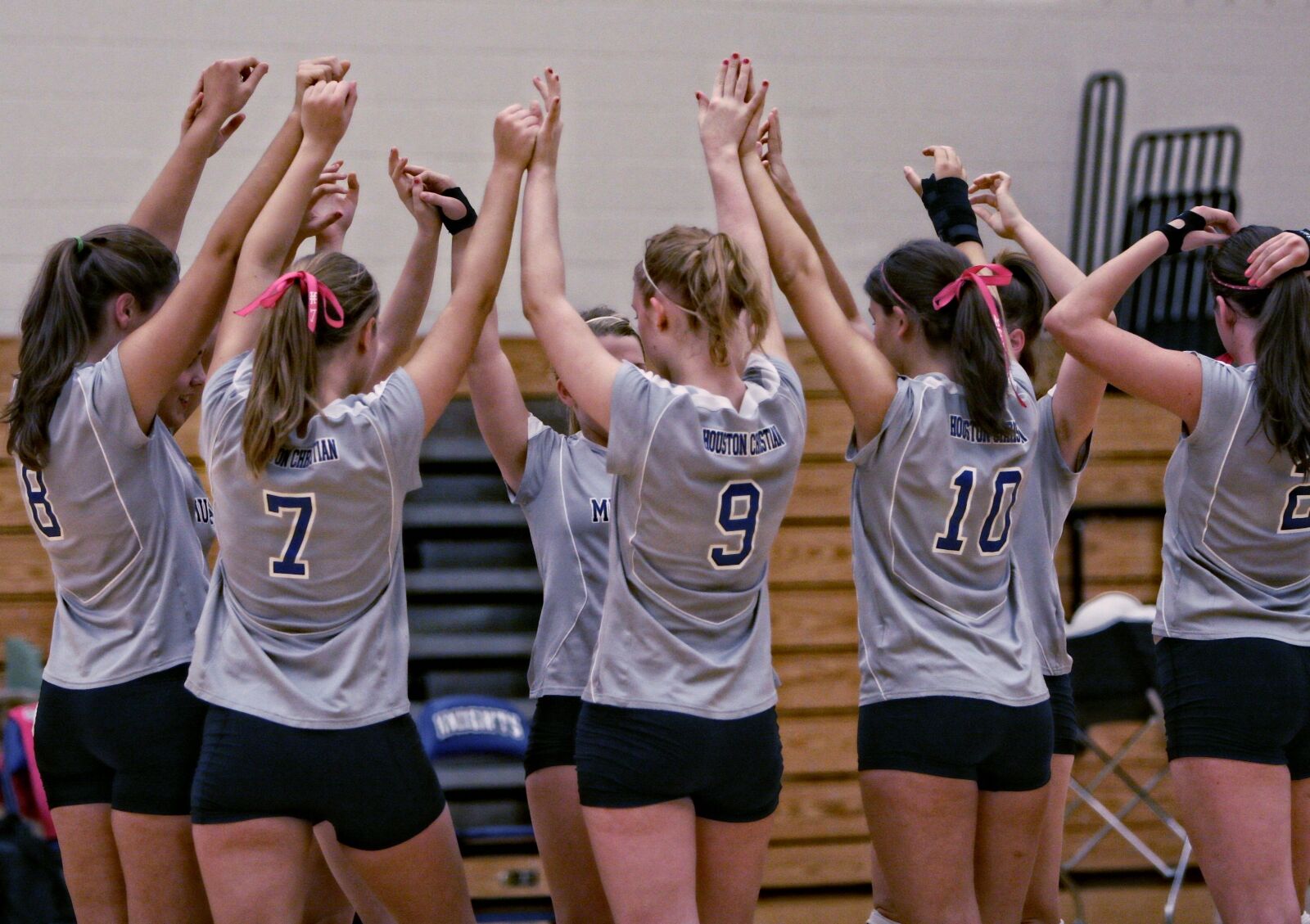 Canon EOS 20D sample photo. Volleyball team, girls, players photography