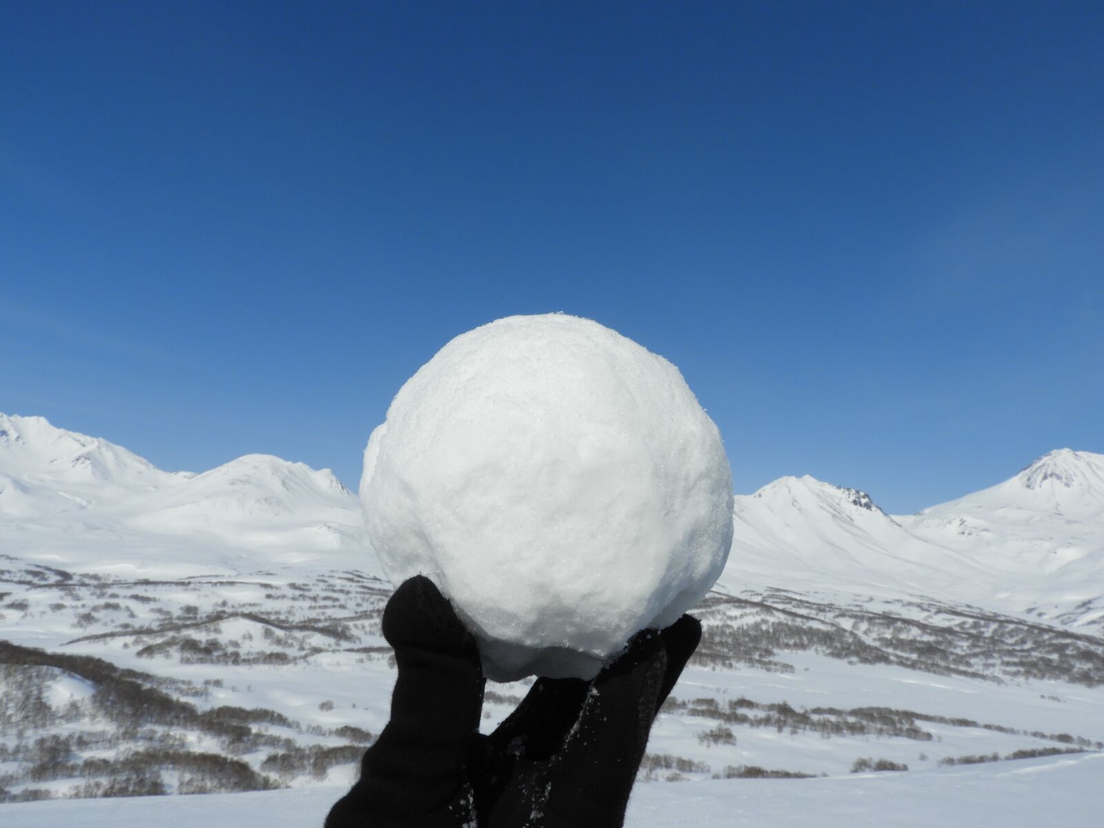 Nikon Coolpix B700 sample photo. Kamchatka, mountains, snow photography