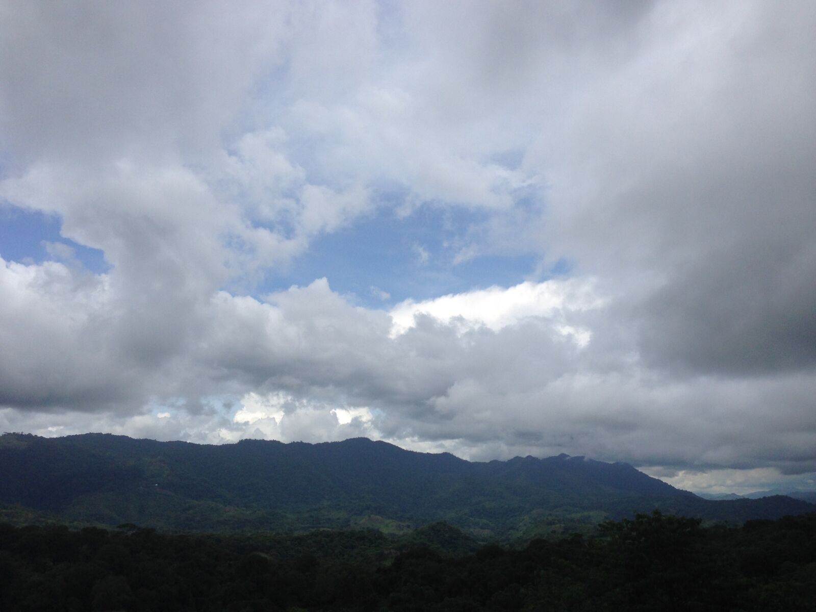 iPhone 5 back camera 4.12mm f/2.4 sample photo. Costa, rica, mountains, skyline photography