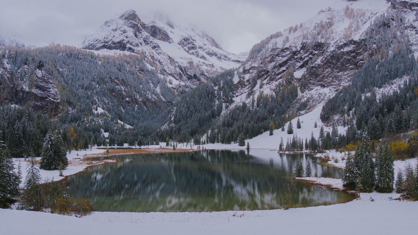 Panasonic DMC-G81 sample photo. Bergsee, mirroring, mood photography