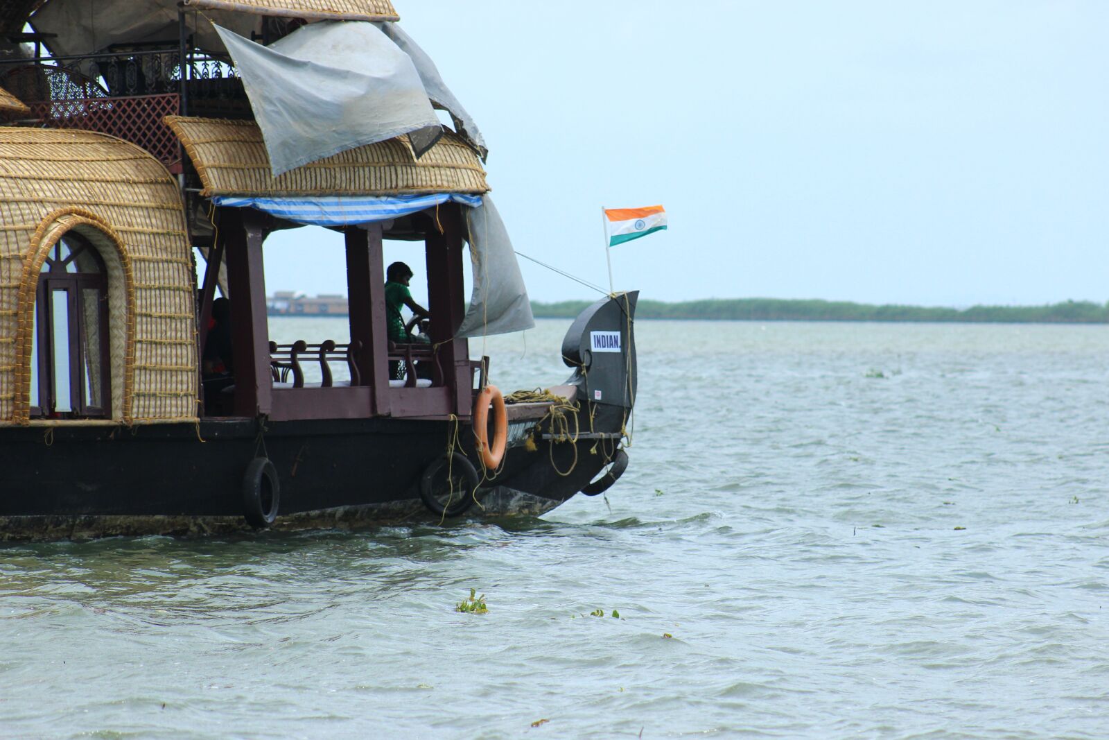 Canon EF 75-300mm f/4-5.6 USM sample photo. Houseboats, india, boats photography