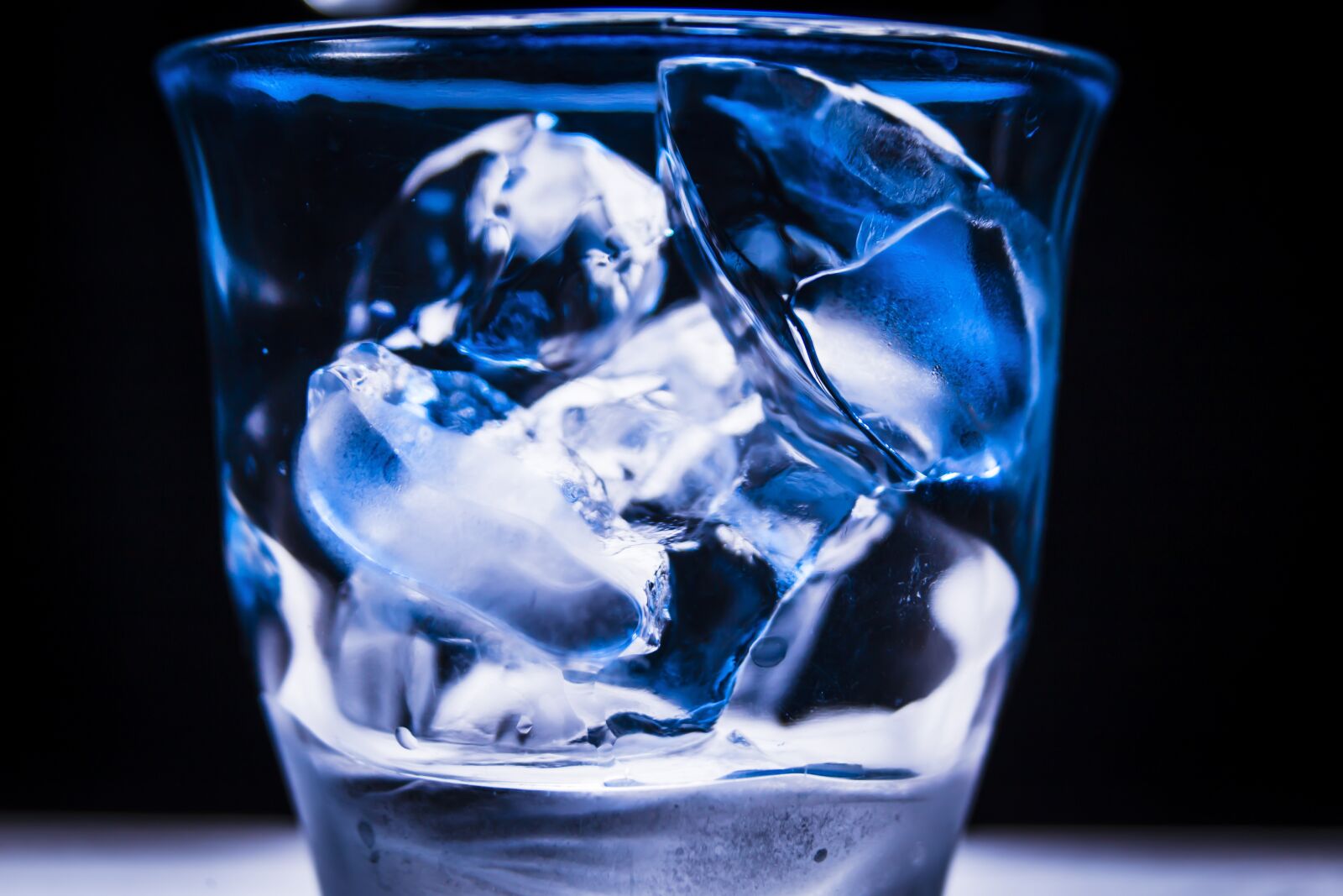 Canon EOS 6D + Canon EF 28-135mm F3.5-5.6 IS USM sample photo. Ice, blue, drink photography