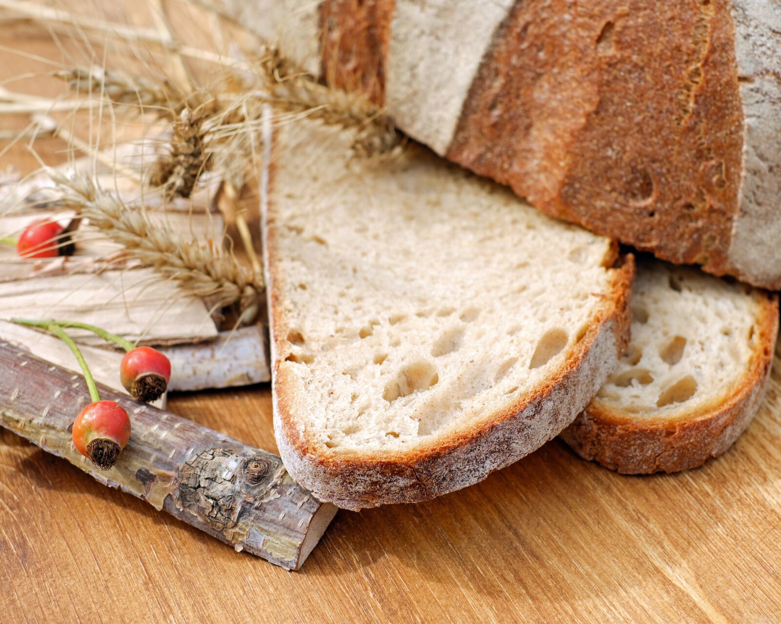 Fujifilm X-T10 + Fujifilm XF 35mm F1.4 R sample photo. Bread, bread crust, crispy photography